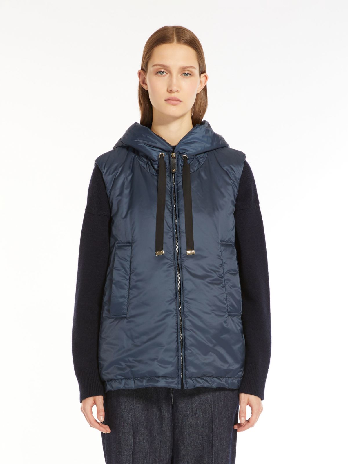 Water-resistant technical canvas gilet