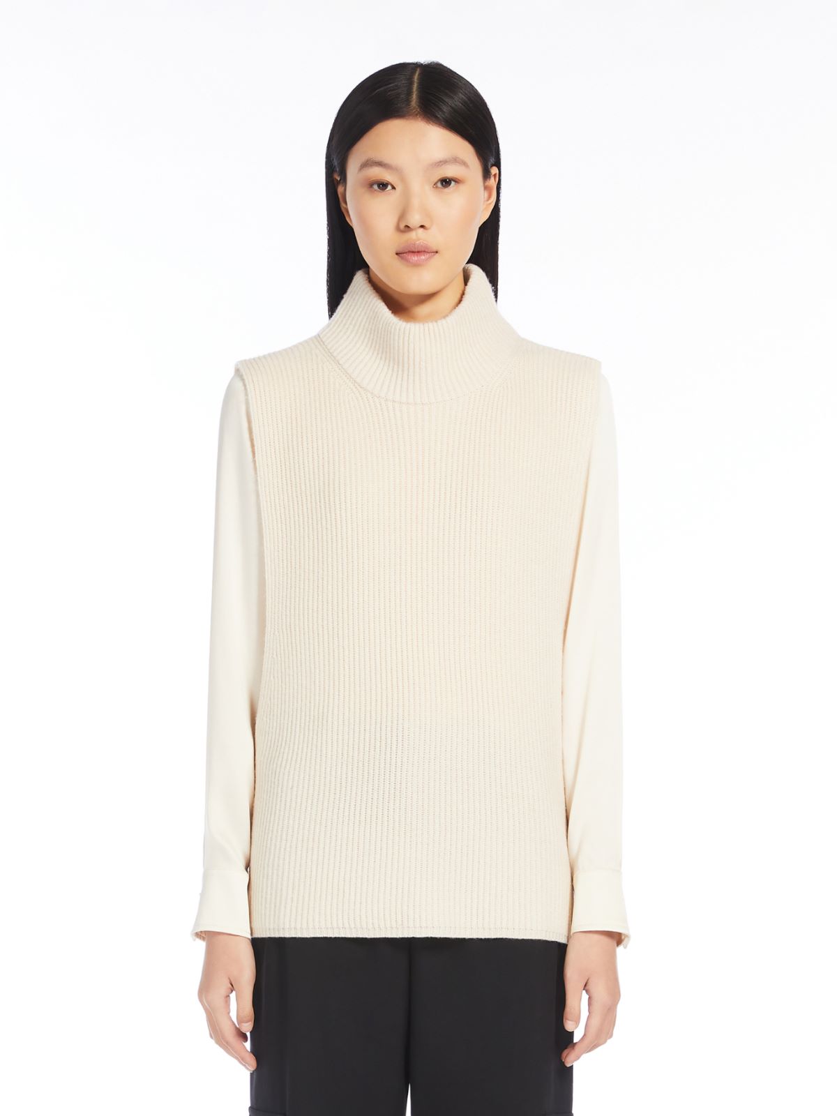 Waistcoat in cashmere-blend yarn