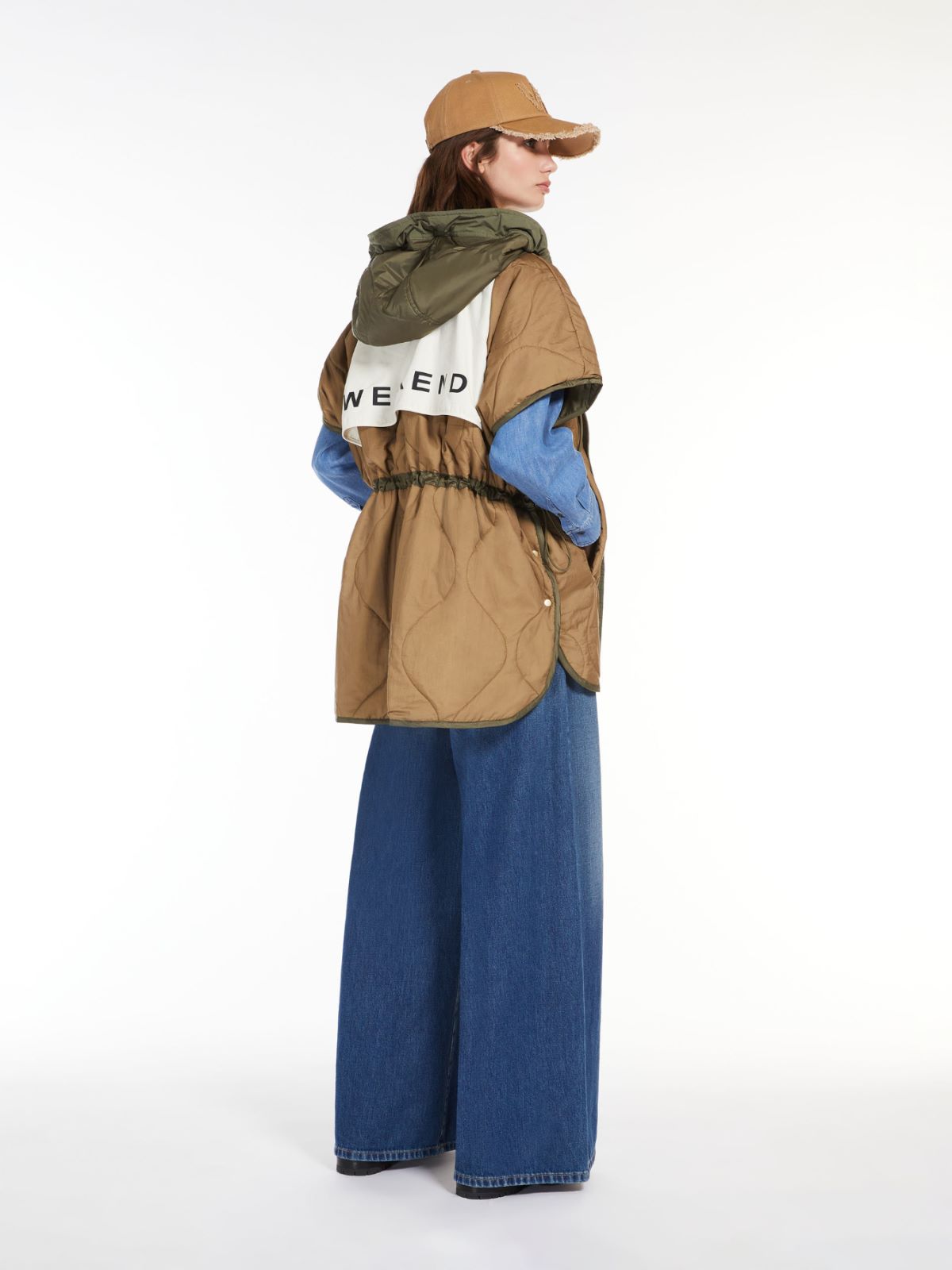 Water-repellent reversible canvas cape