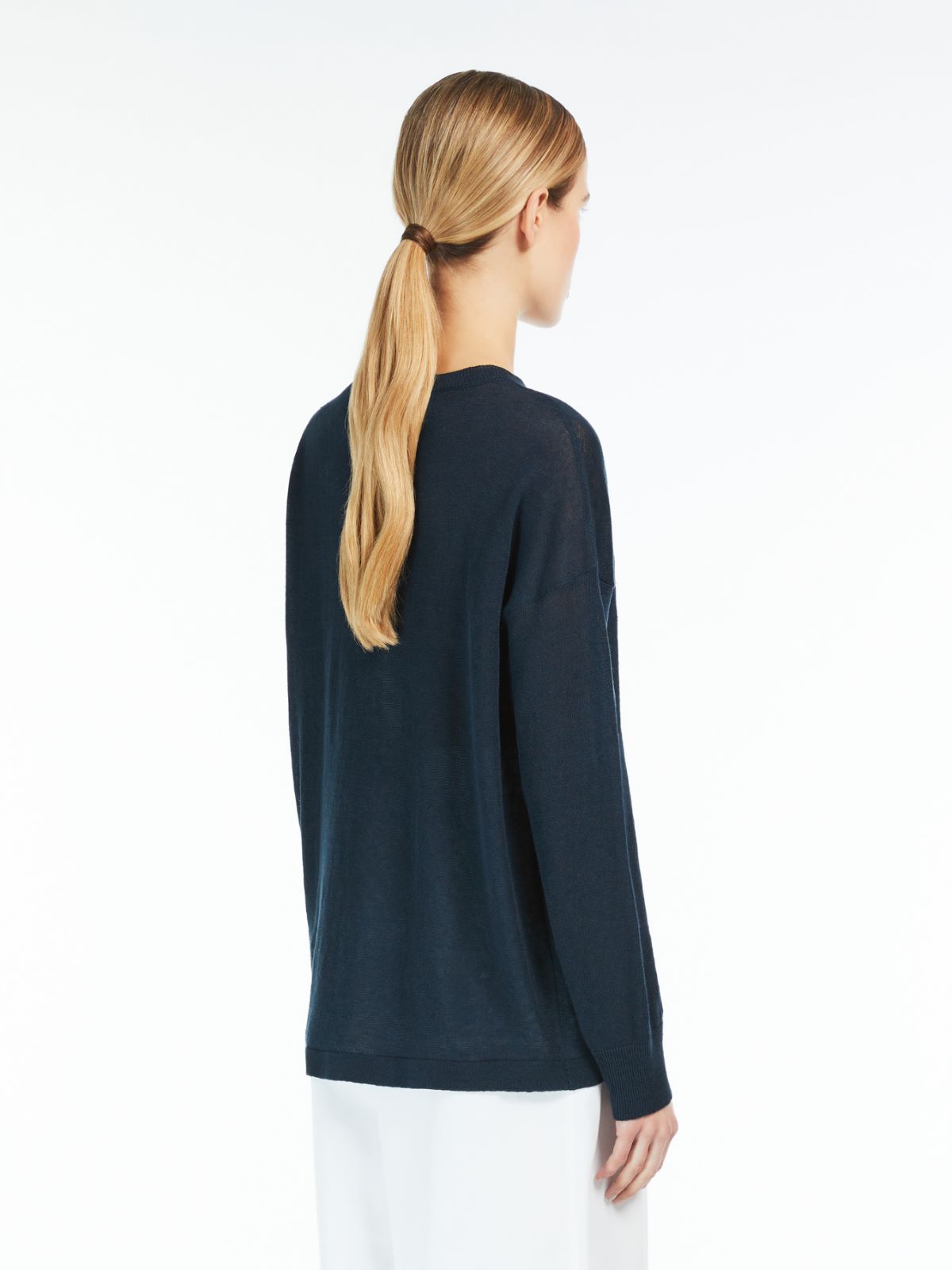 Crew-neck jumper in linen yarn