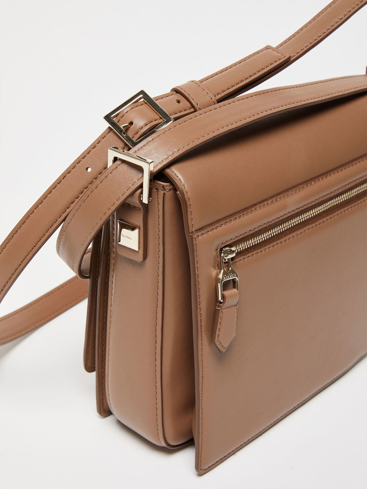 Medium leather MM Bag