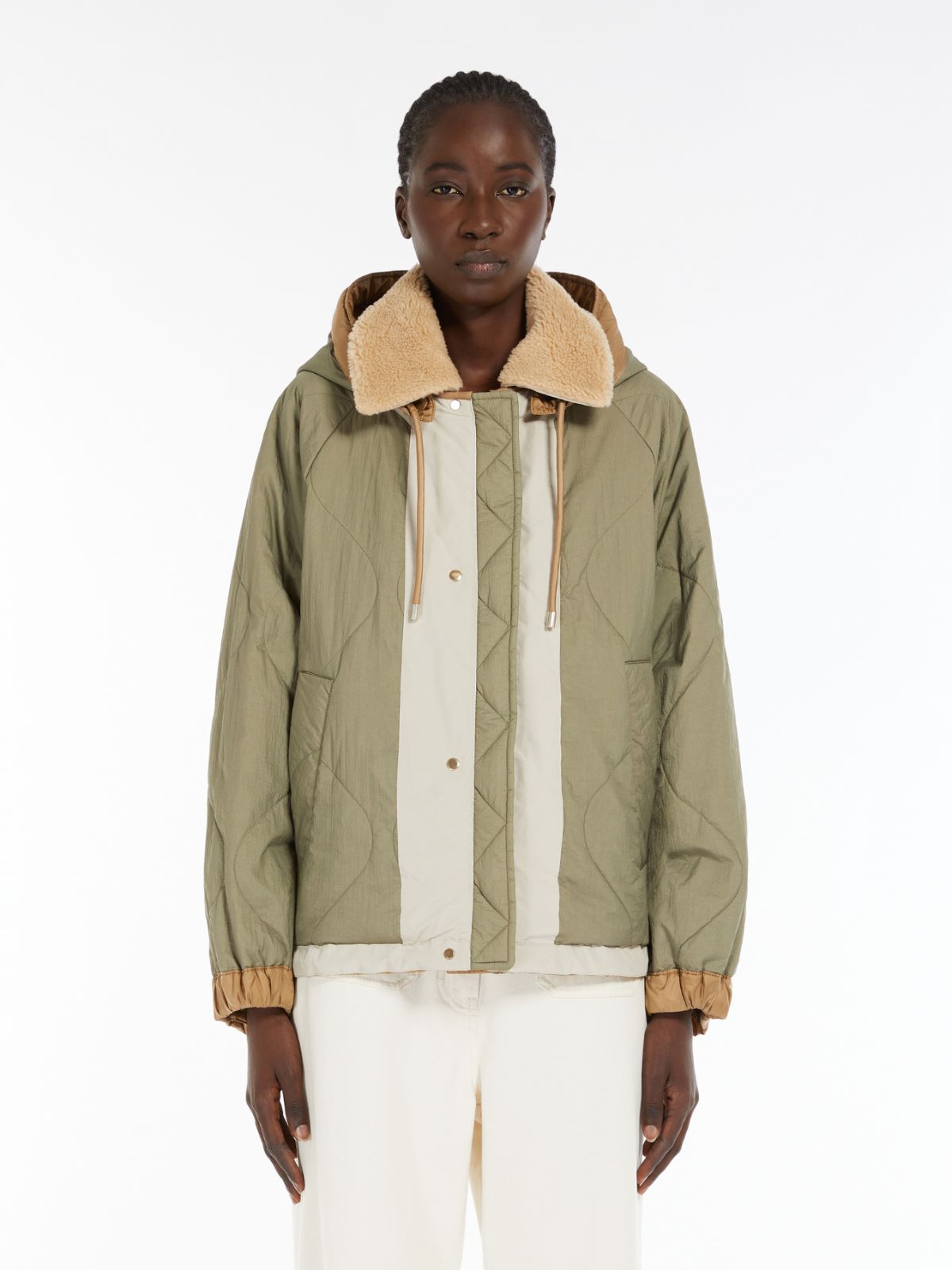 Reversible water-repellent canvas windbreaker