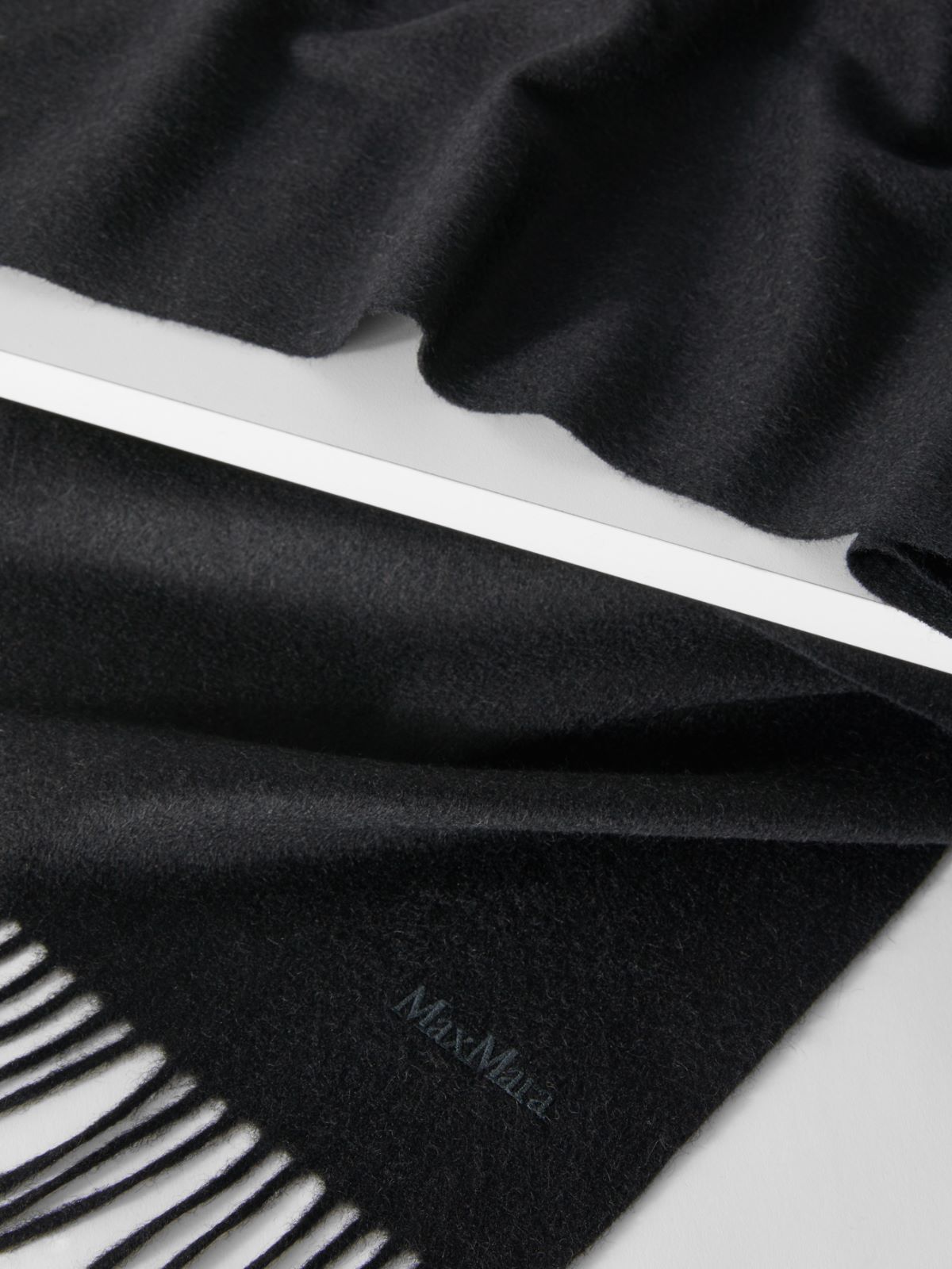 Camel stole with logo