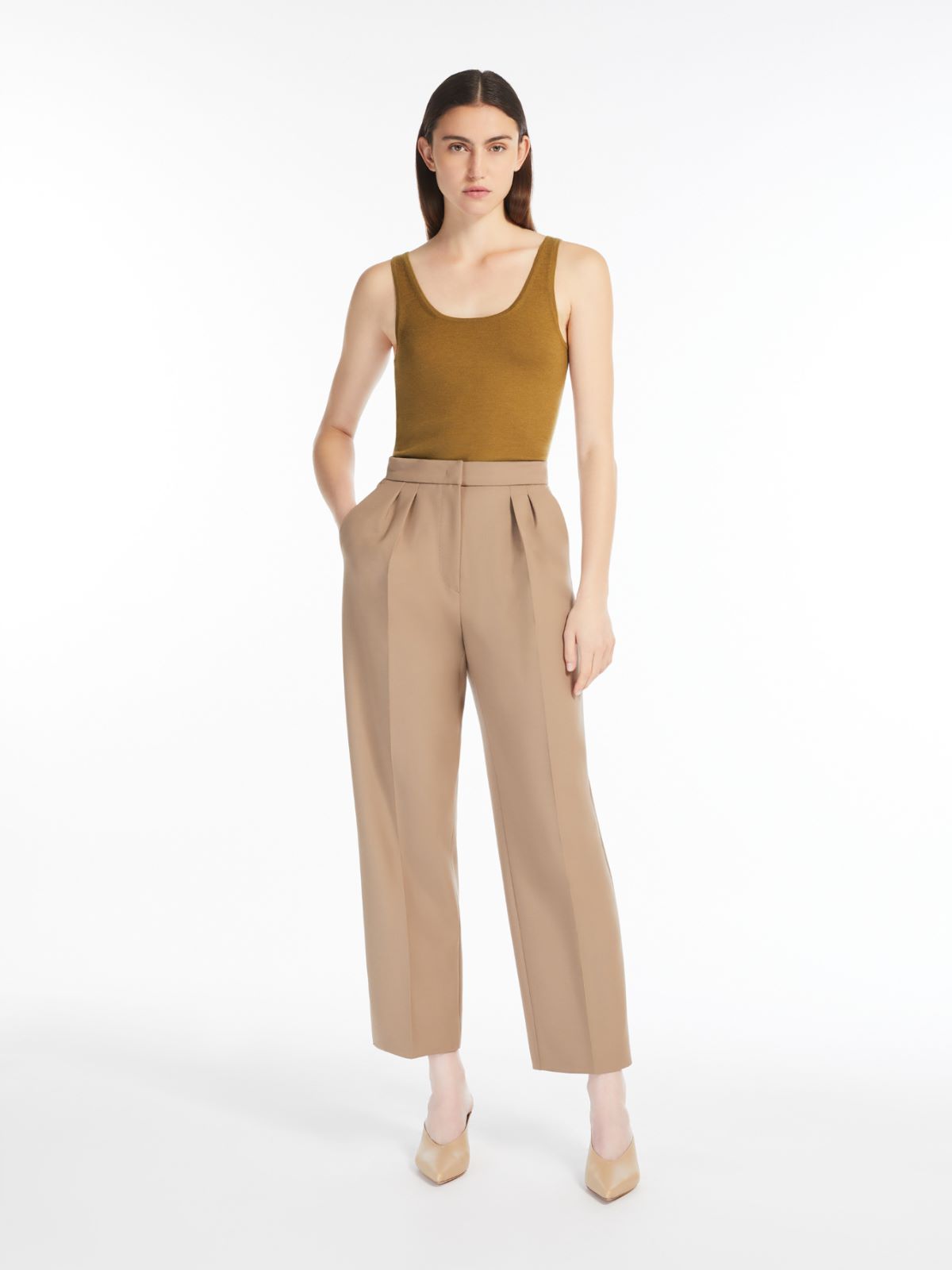 Lightweight cashmere top