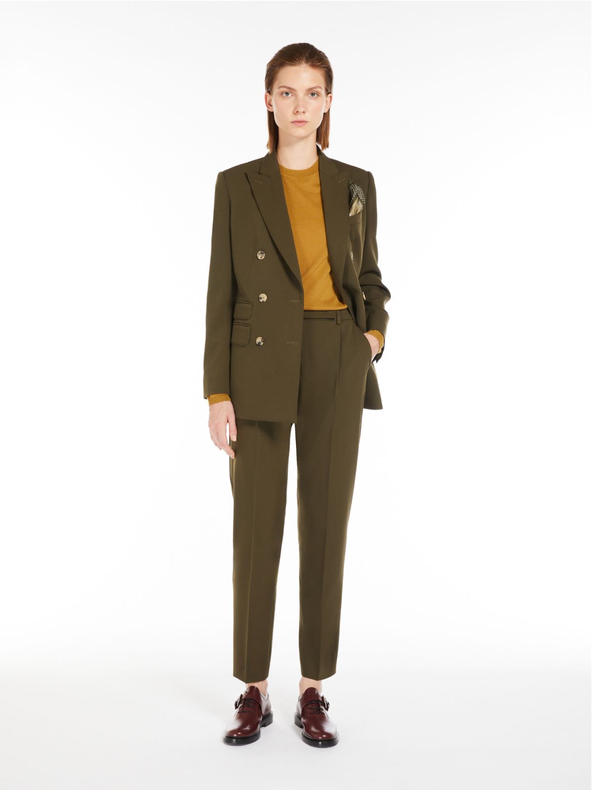 Lightweight cashmere jumper