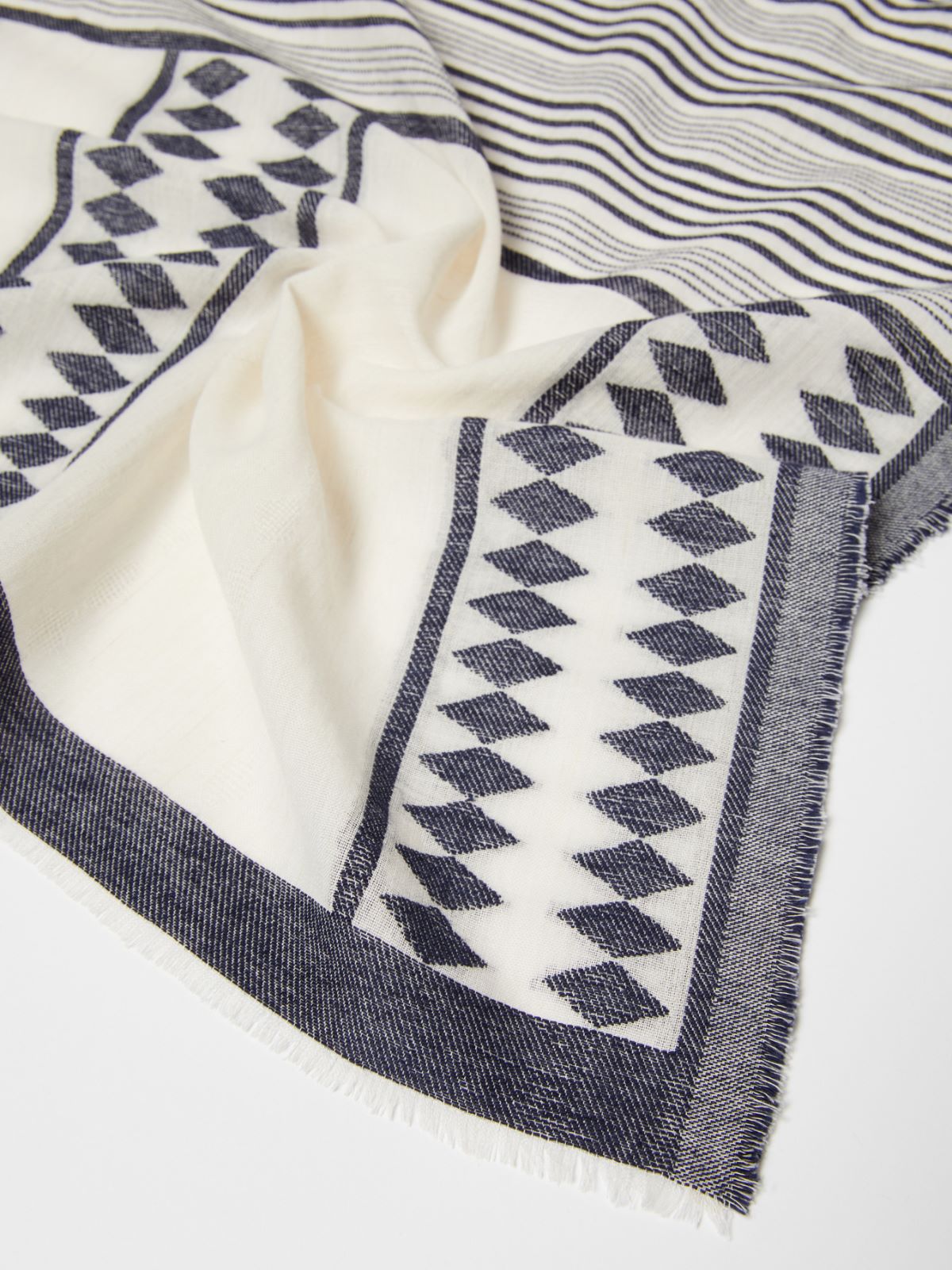 Fil coupé jacquard stole