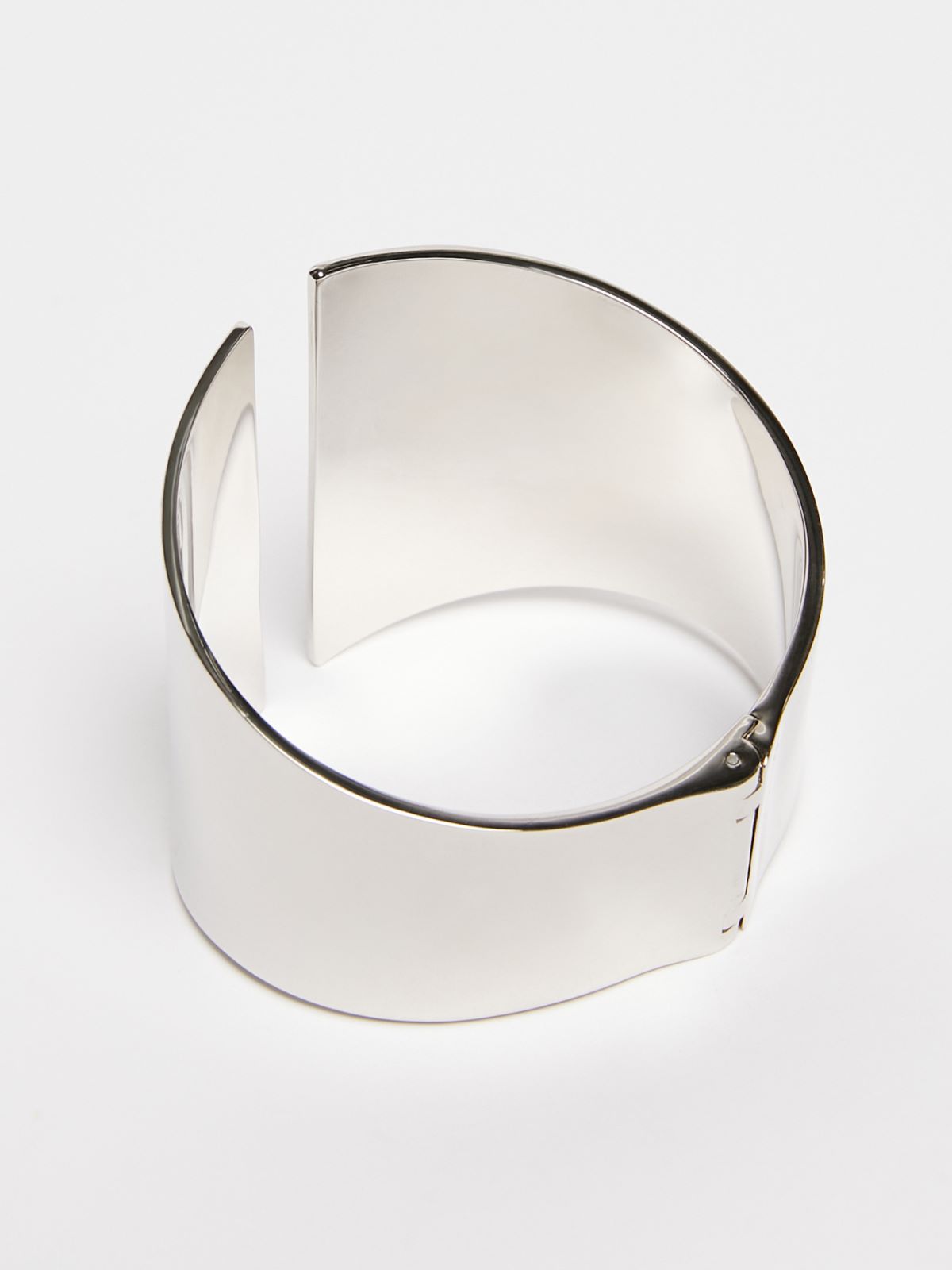 Metal bangle