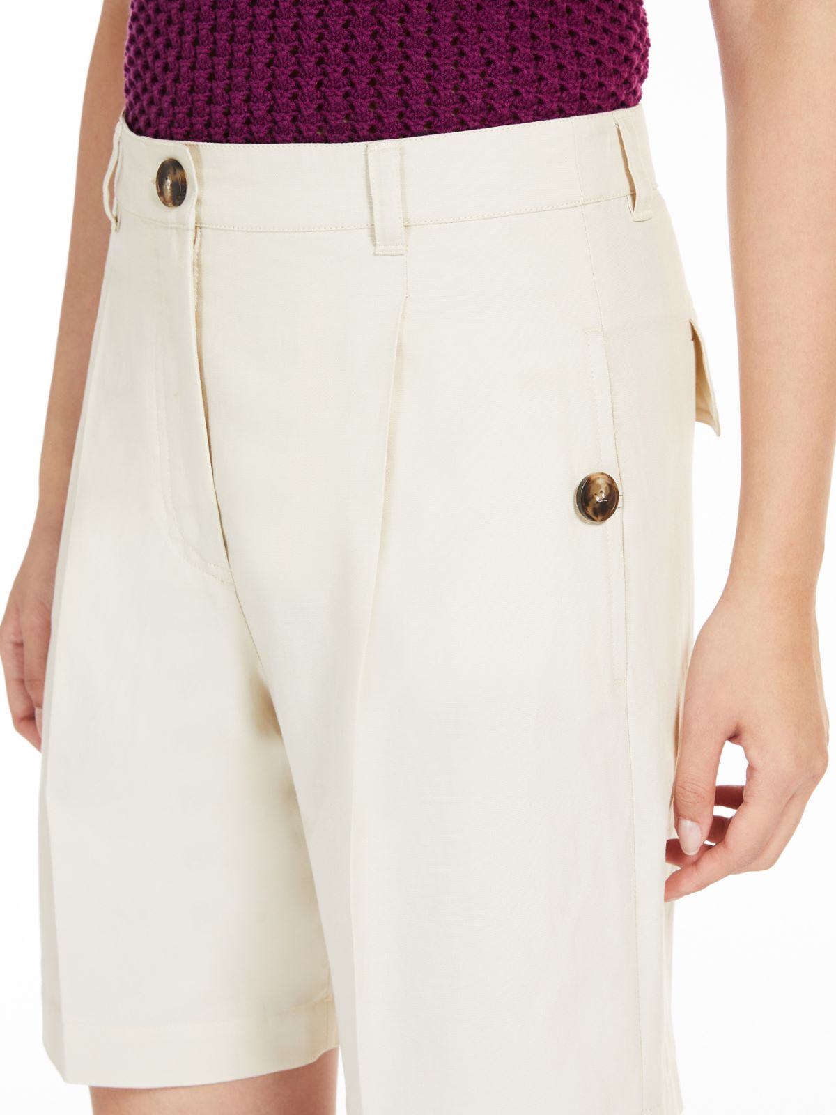 Cotton and linen canvas Bermuda shorts