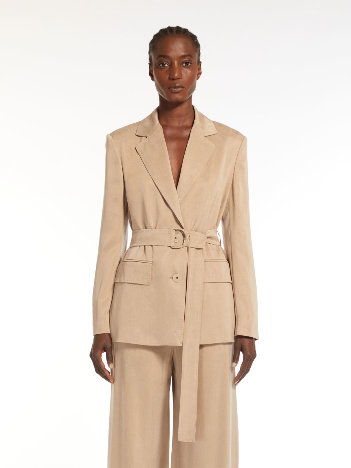 Single-breasted satin blazer