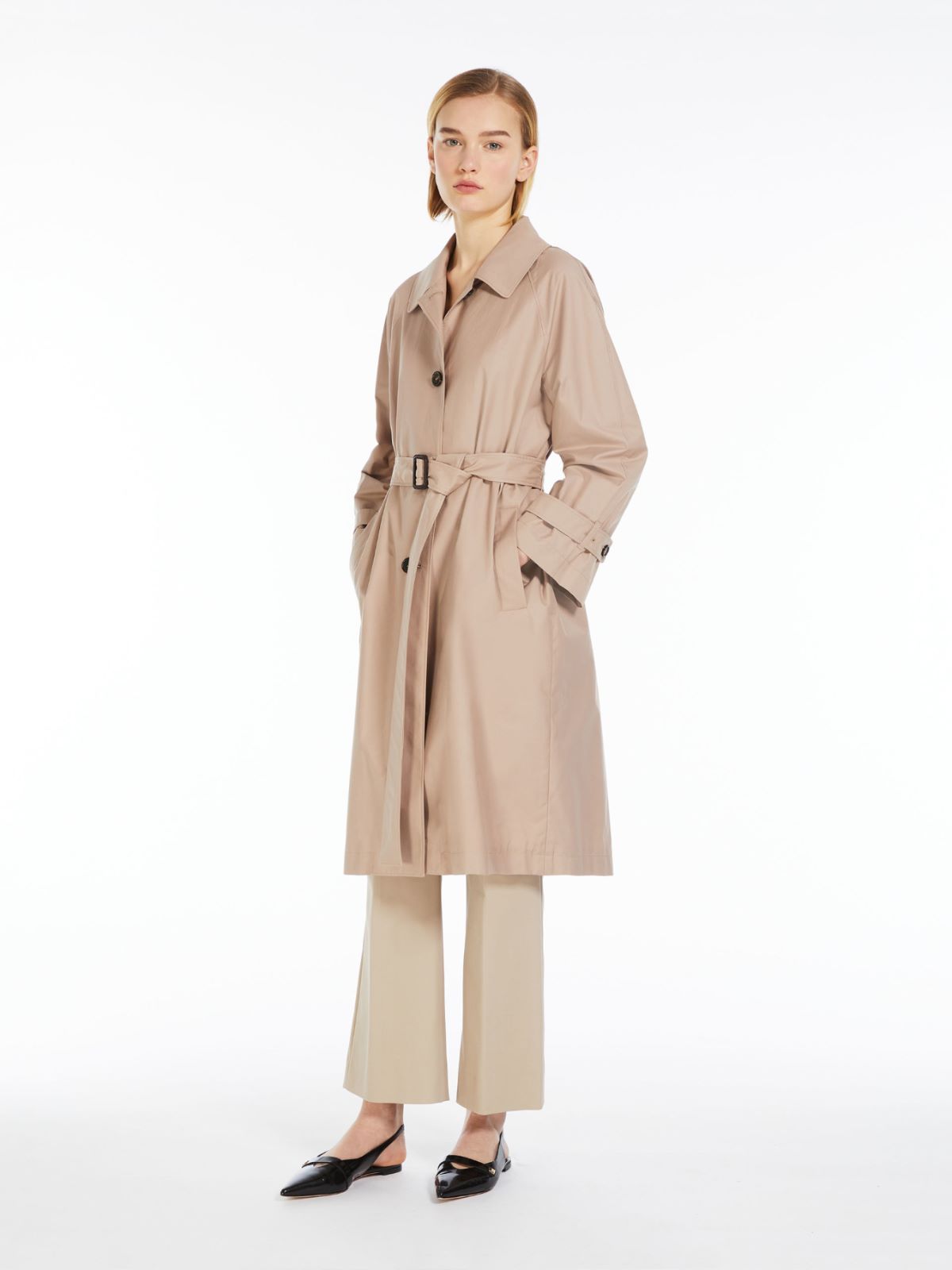 Single-breasted trench coat in water-resistant twill