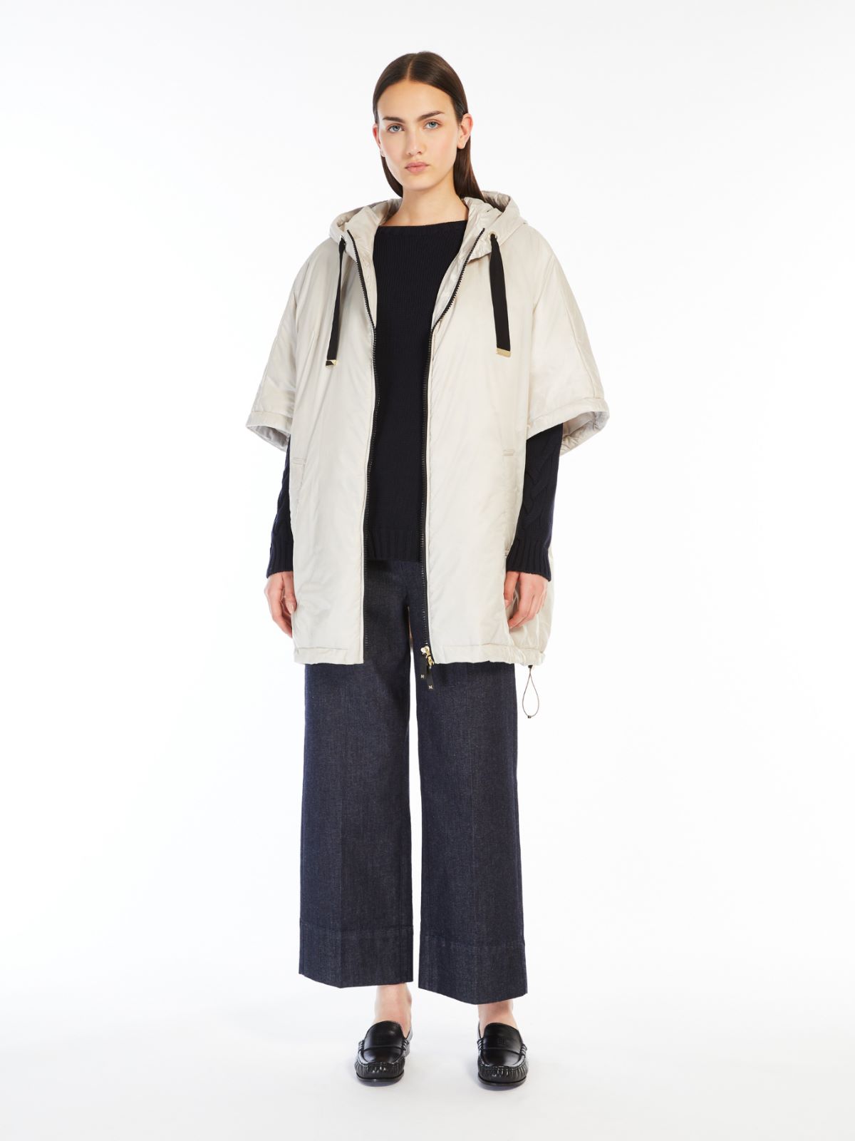 Water-repellent fabric cape