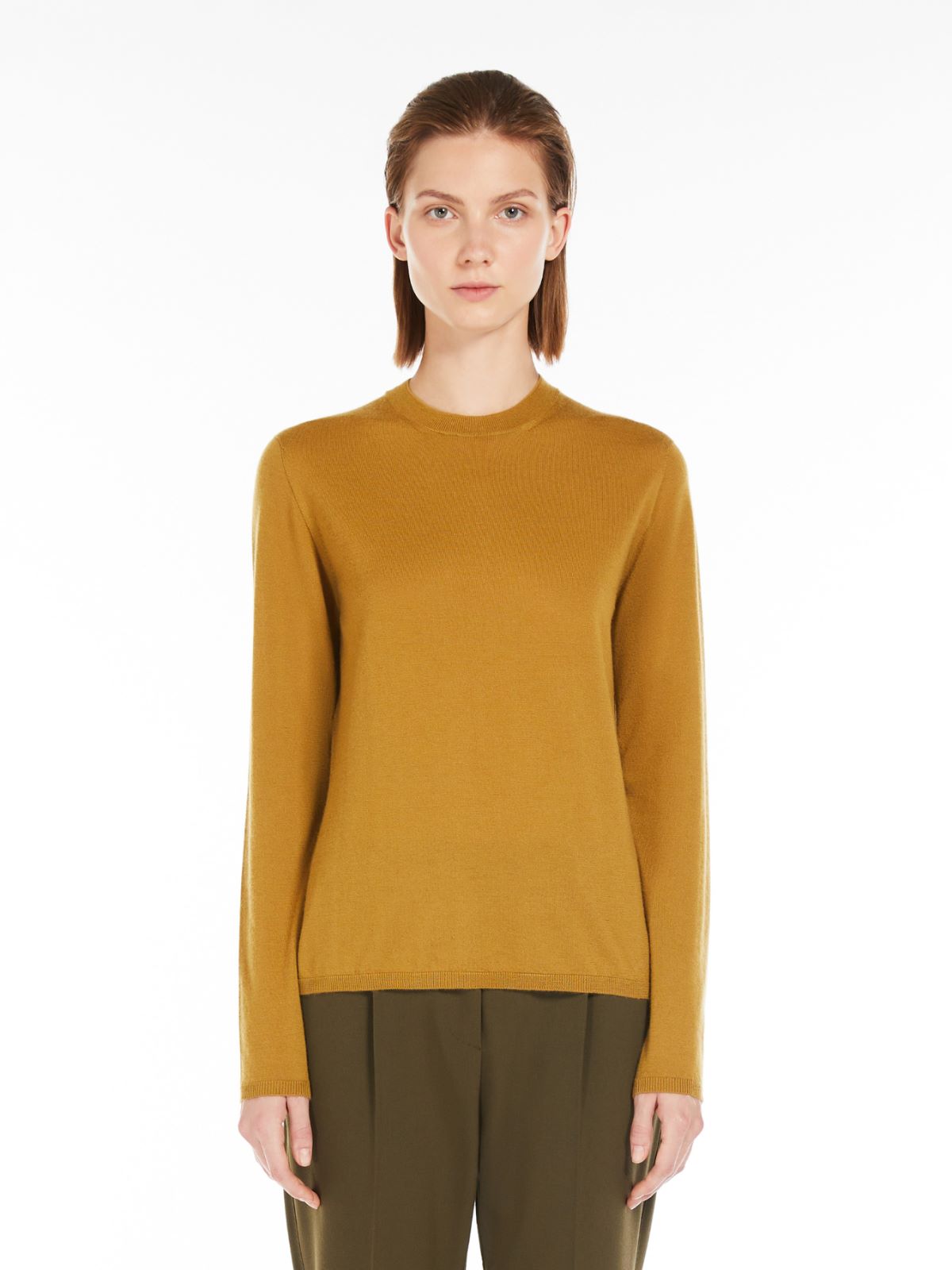 Lightweight cashmere jumper