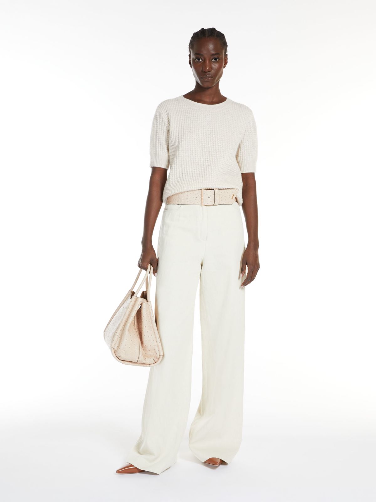 Cashmere yarn sweater