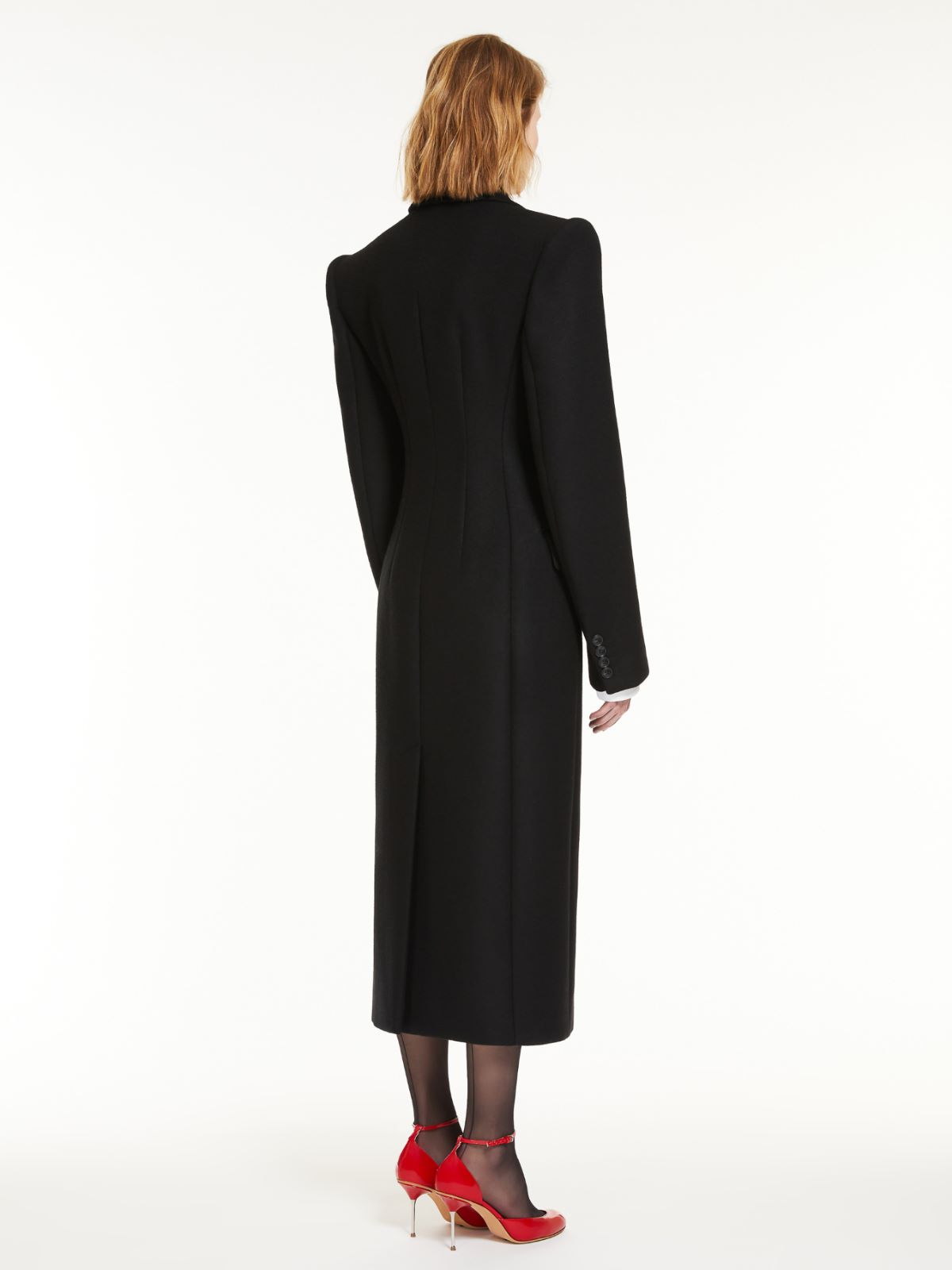 Feminine cashmere-blend coat