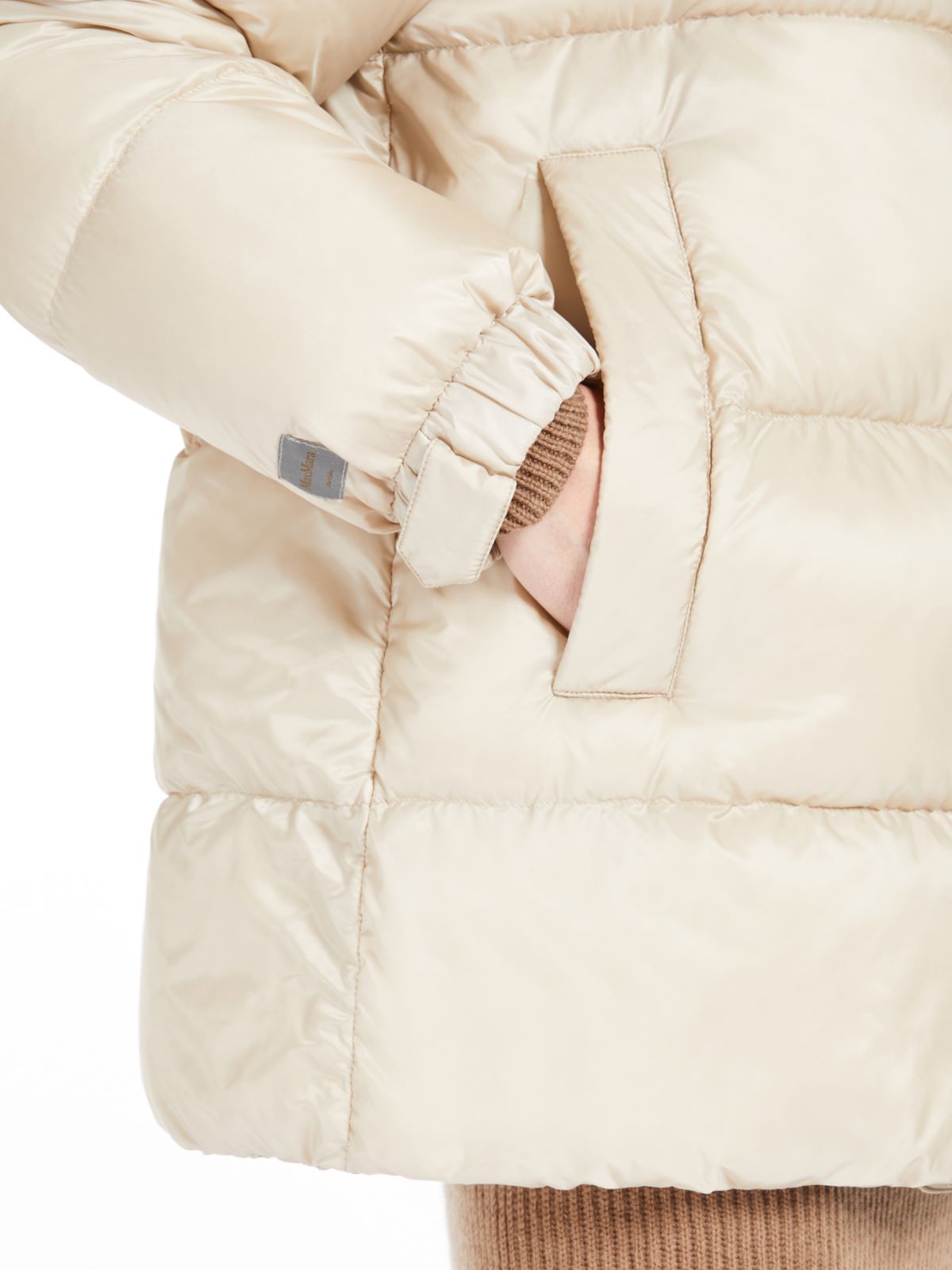 Water-repellent down jacket