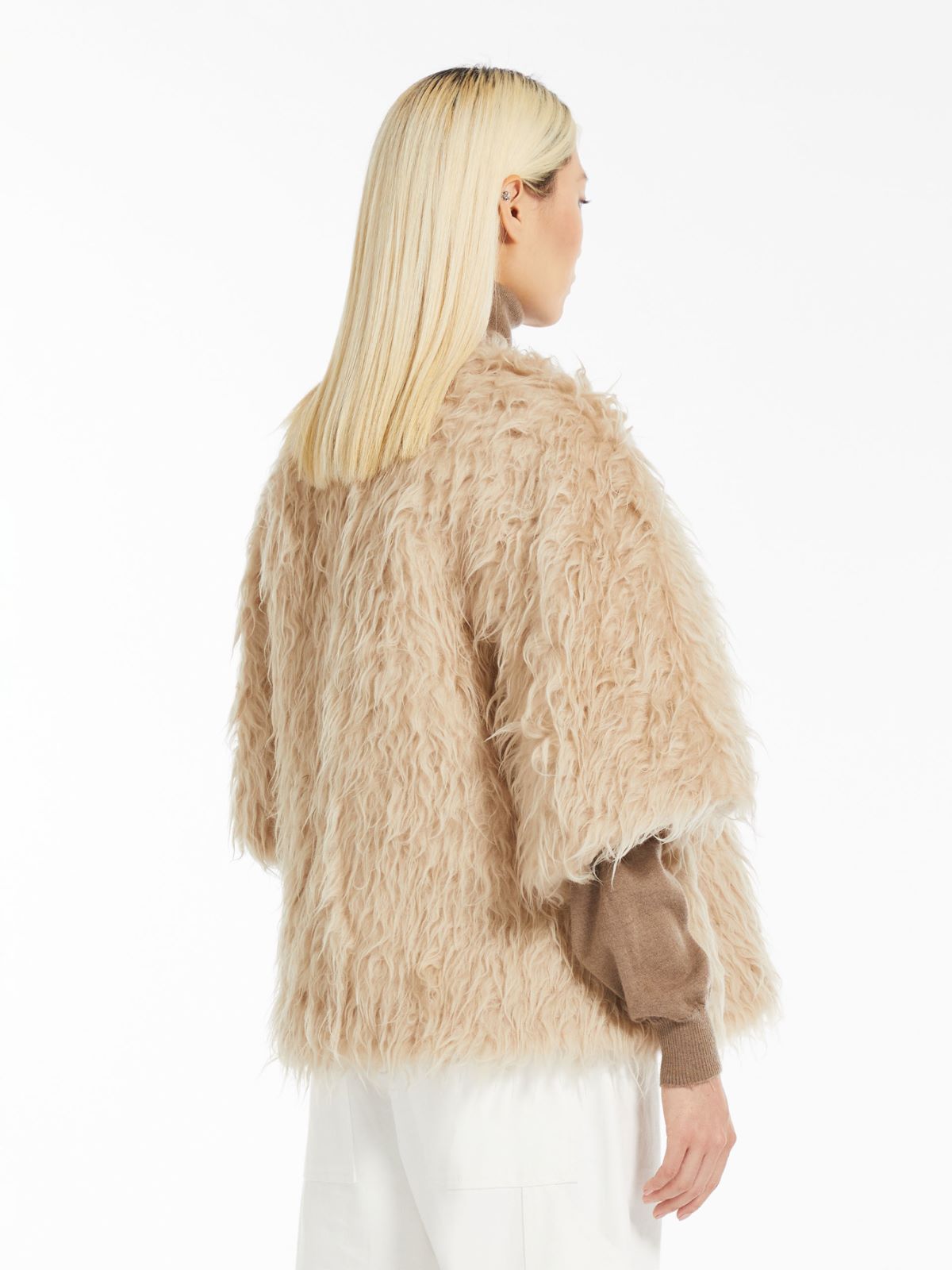 Crew-neck cape in long-haired wool