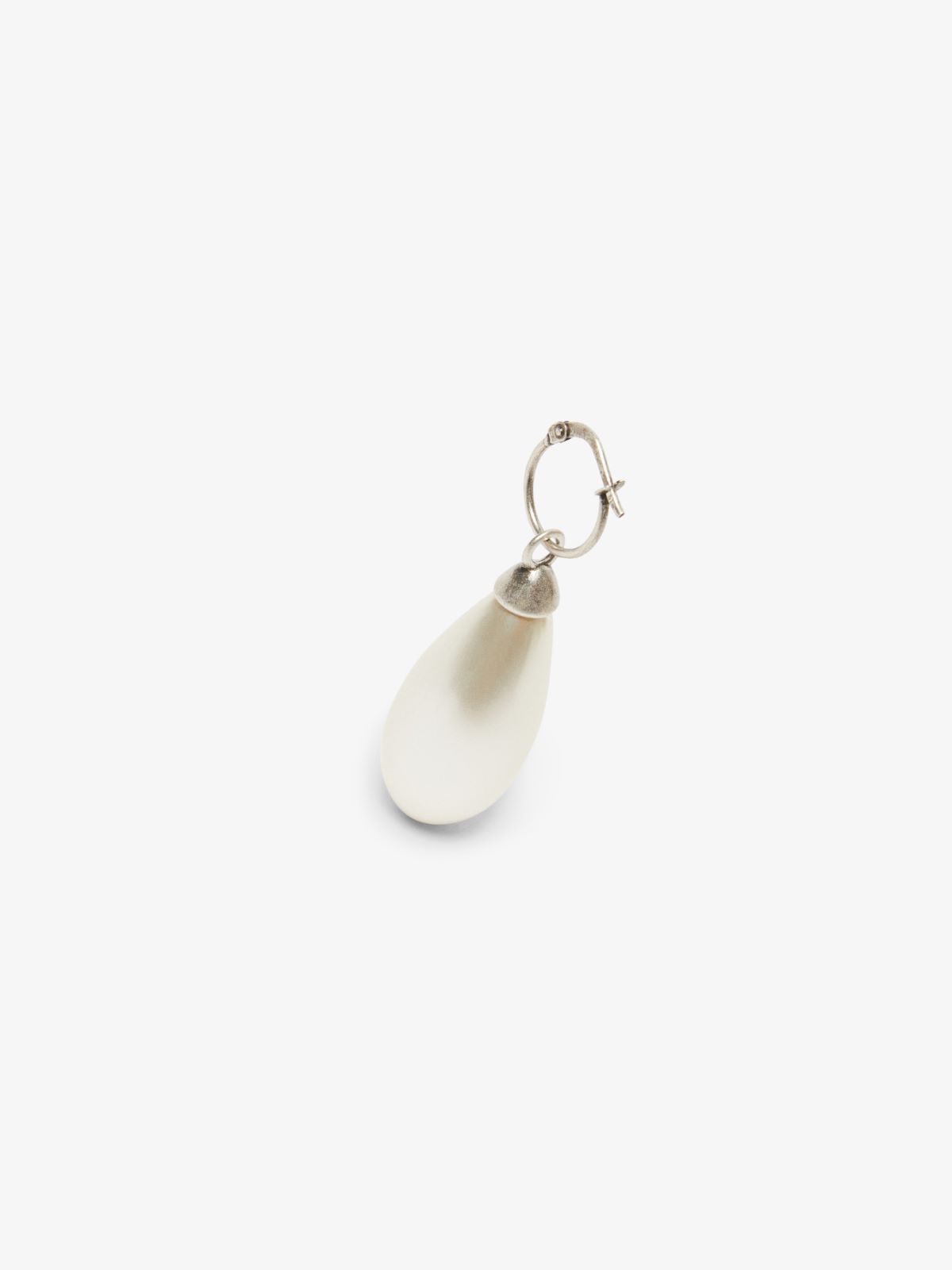 Pendant earrings with glass pearl