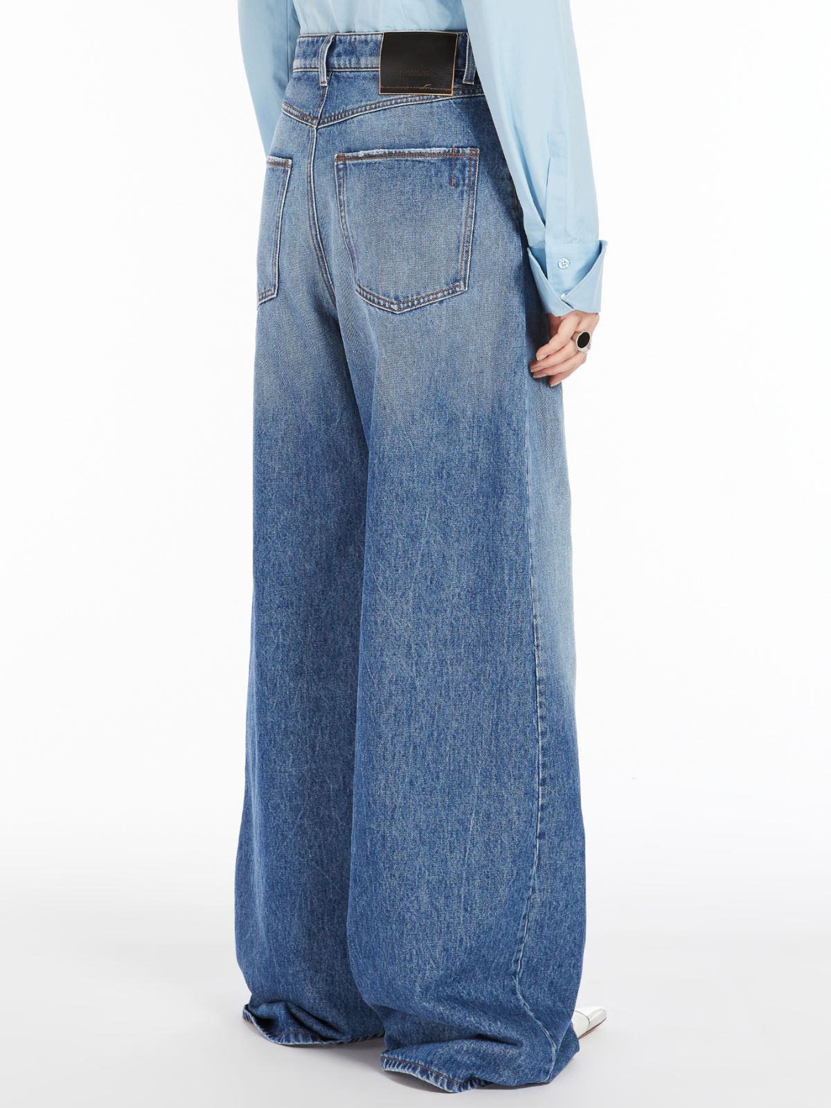 Oversized low-rise 5-pocket trousers