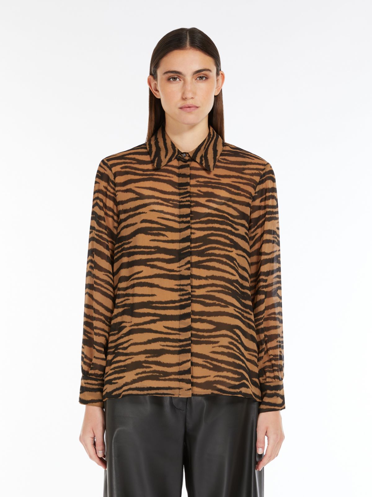 Classic shirt in printed silk