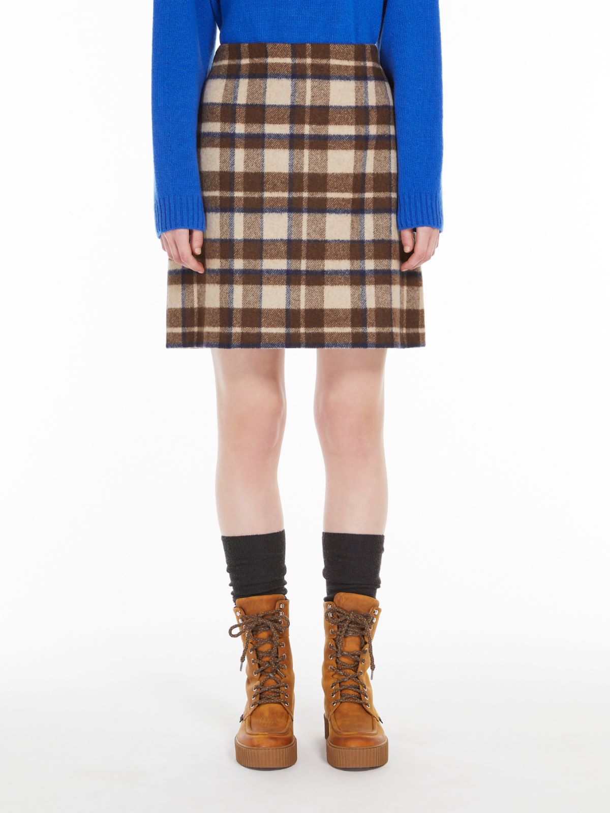 Short chequered wool skirt