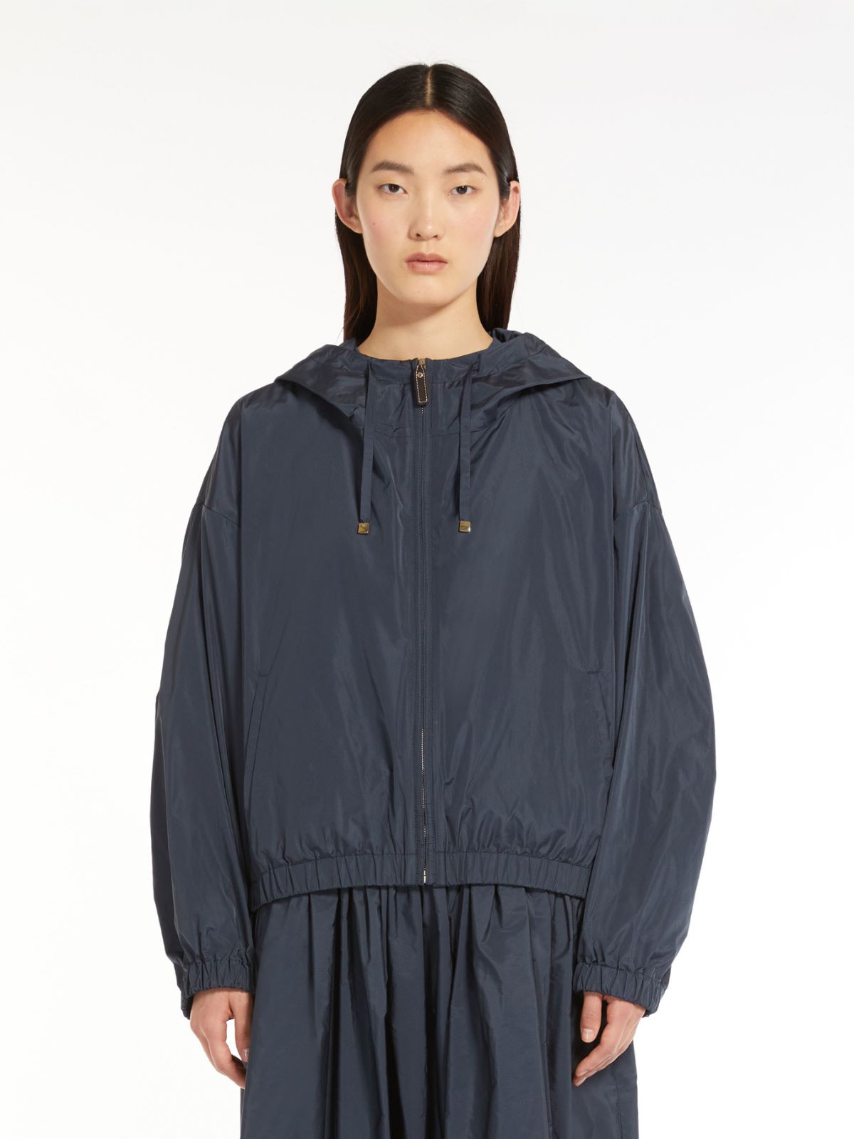 Short parka in water-resistant taffeta
