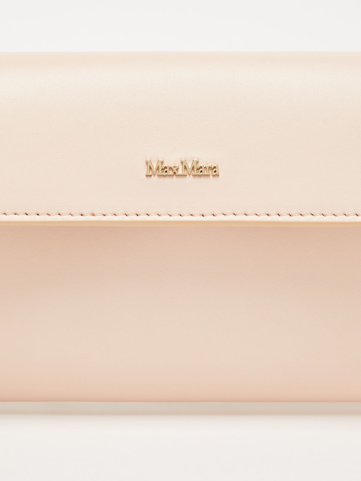 Smooth semi-gloss leather clutch bag