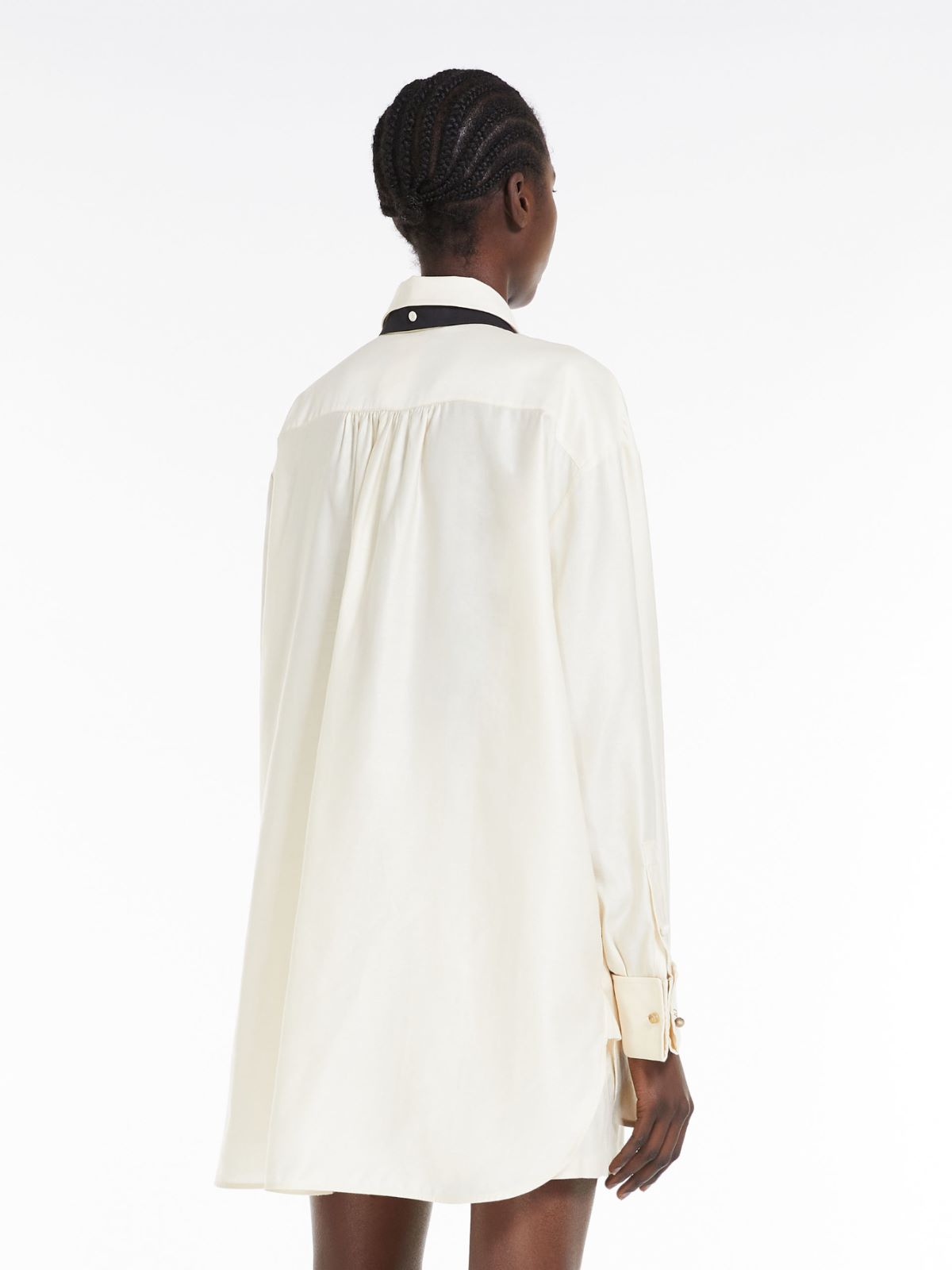 Oversize men’s-style cotton shirt