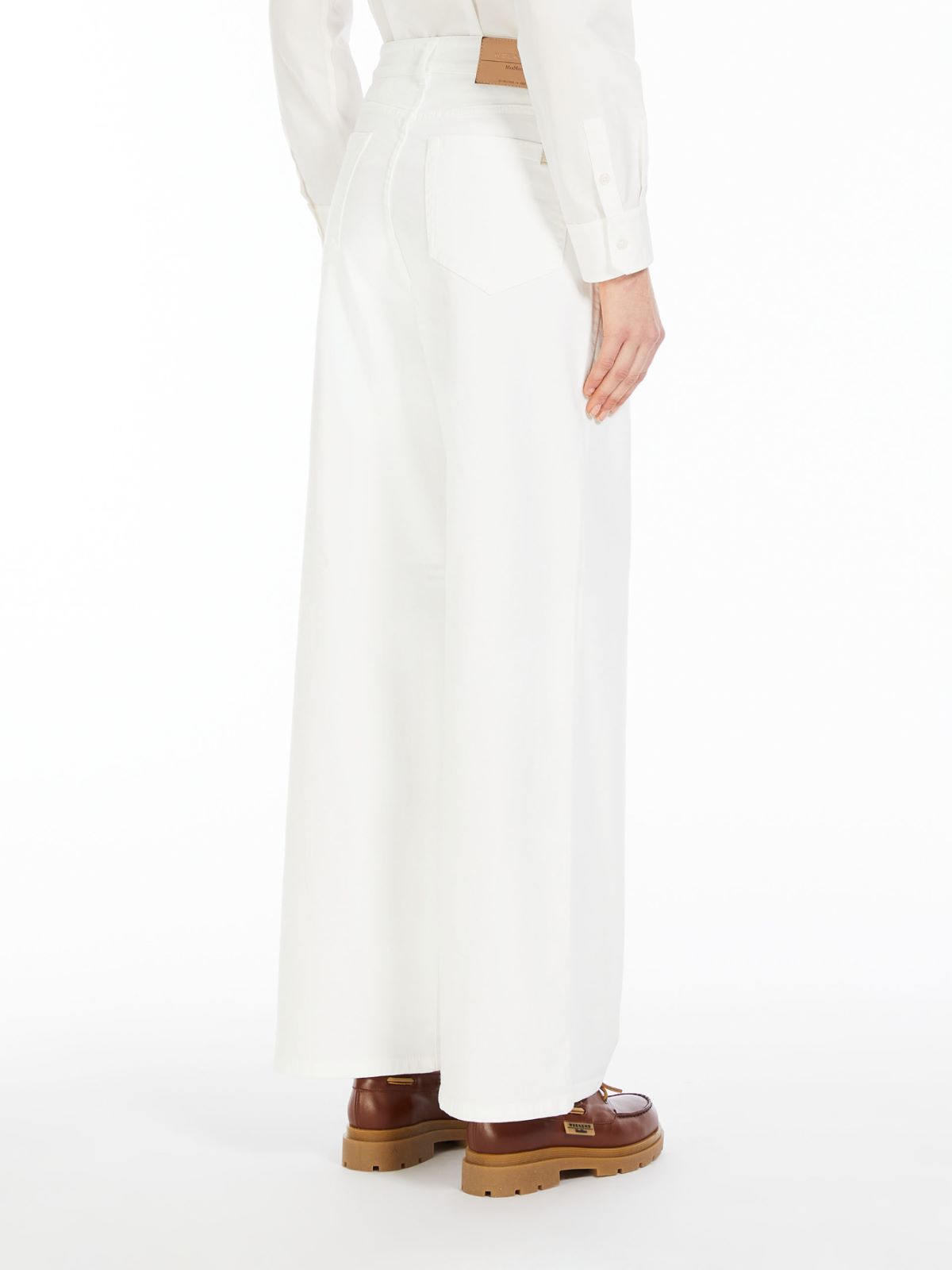 Cropped cotton trousers