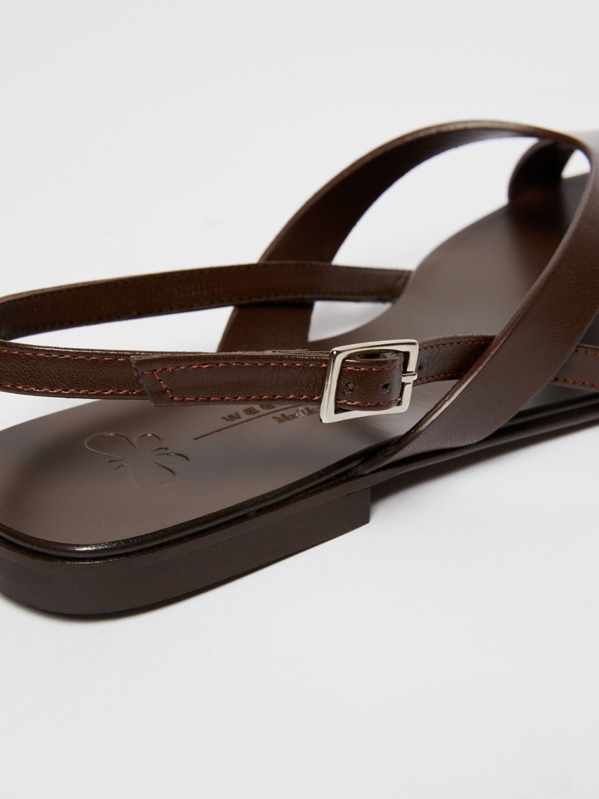 Flat leather sandals