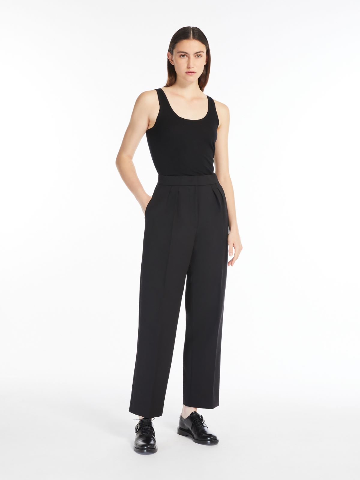 Lightweight cashmere top