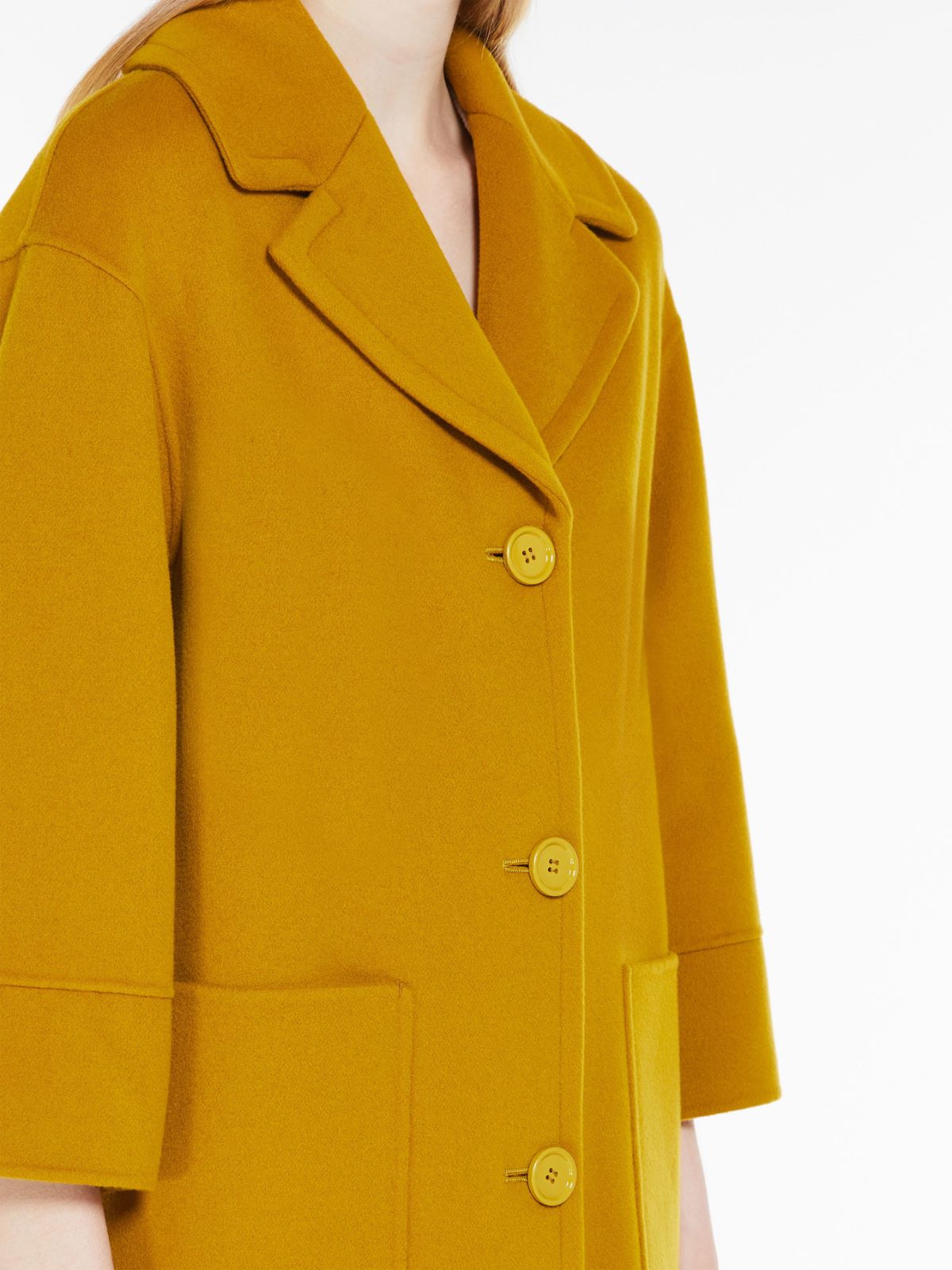 Pocket-detail wool coat