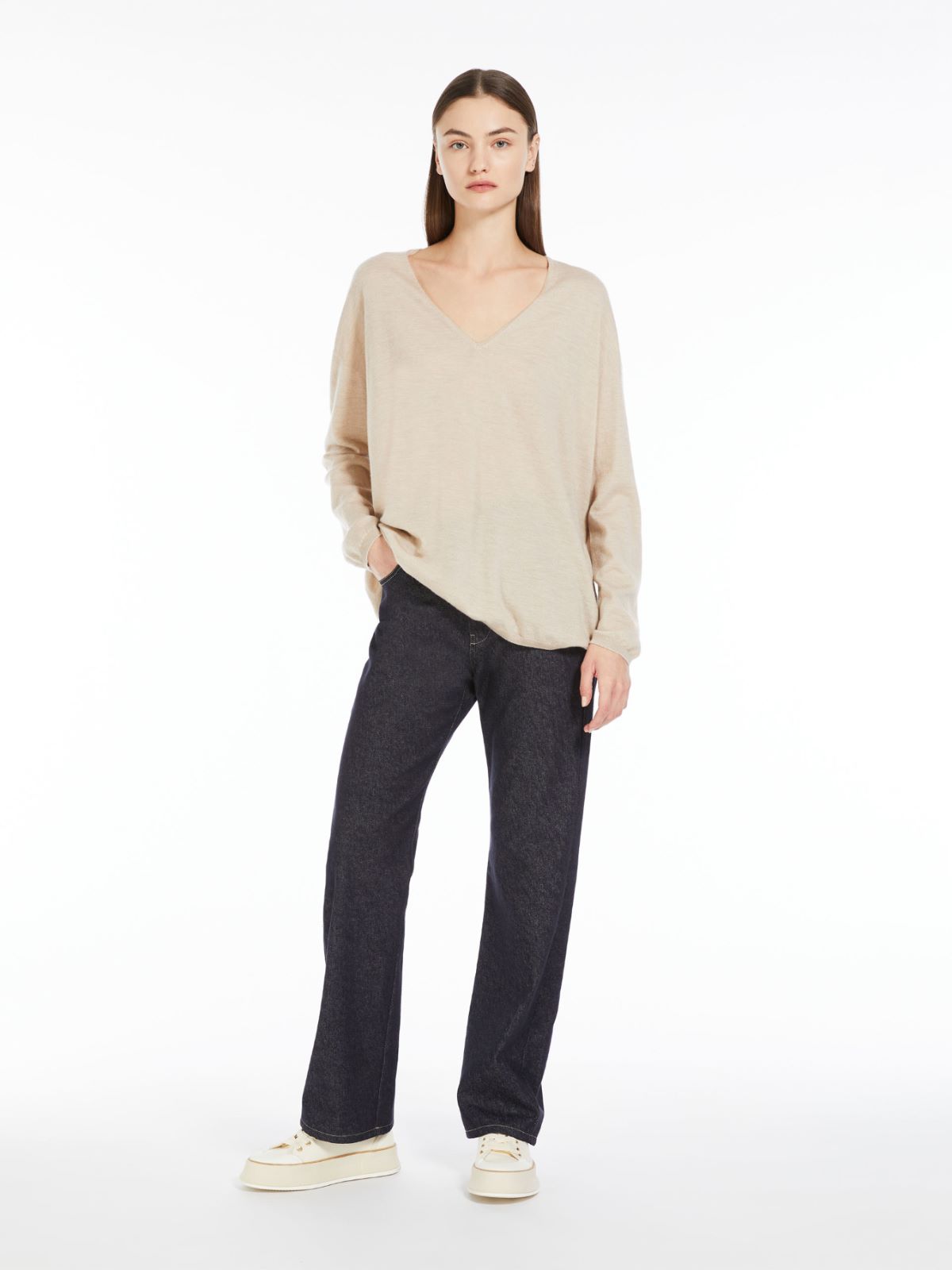 Cashmere V-neck jumper