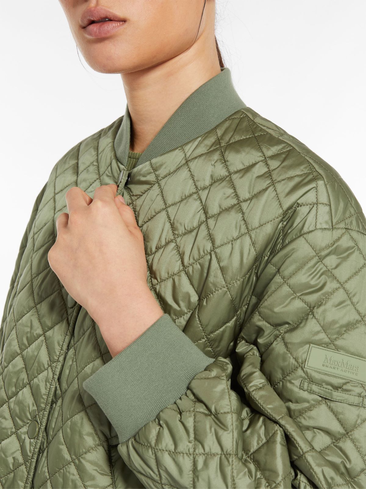 Water-repellent technical fabric jacket