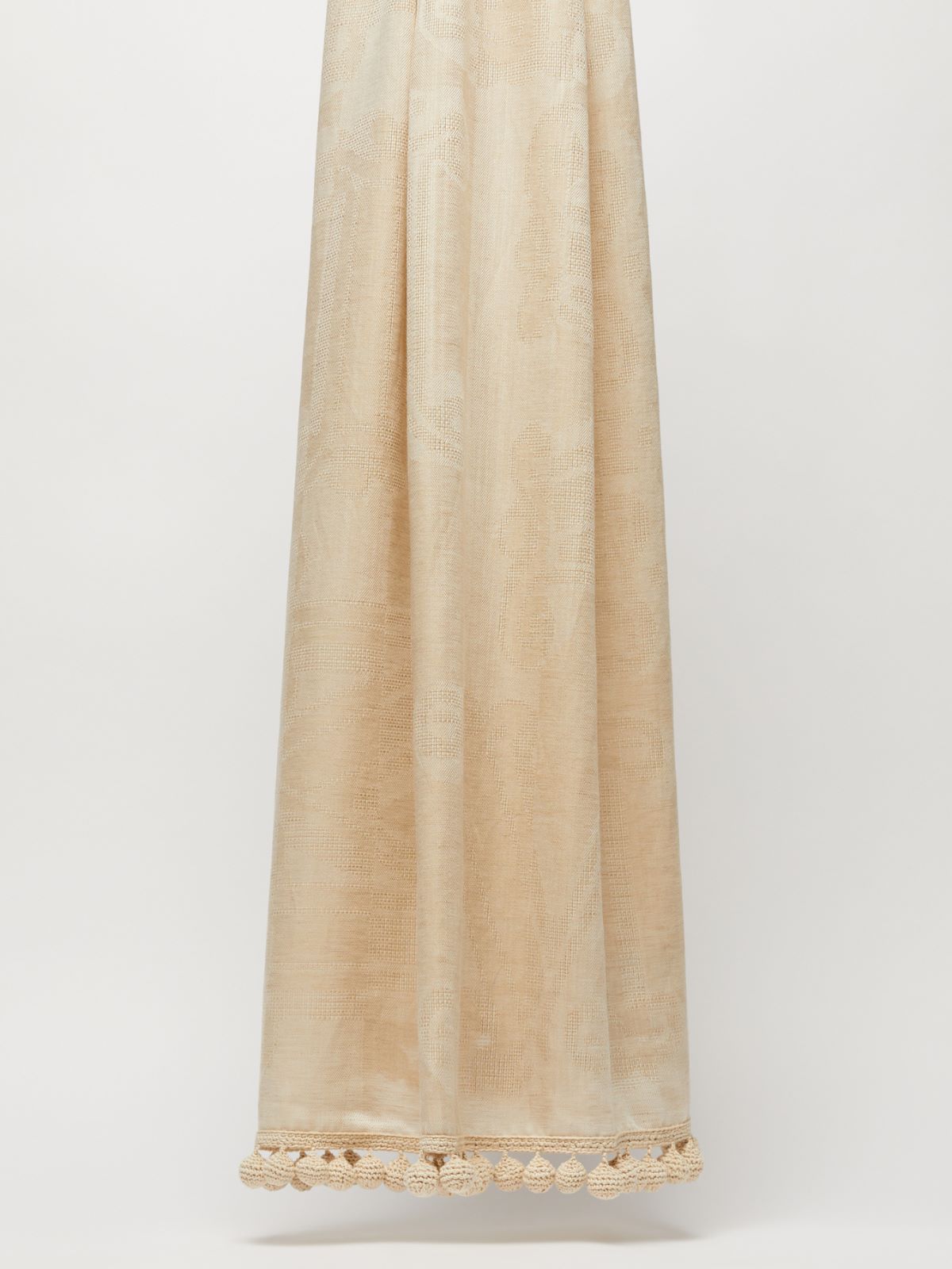 Jacquard fabric stole