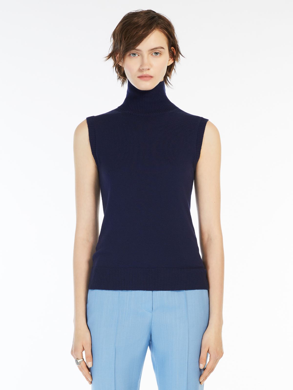 Sleeveless mock polo-neck sweater
