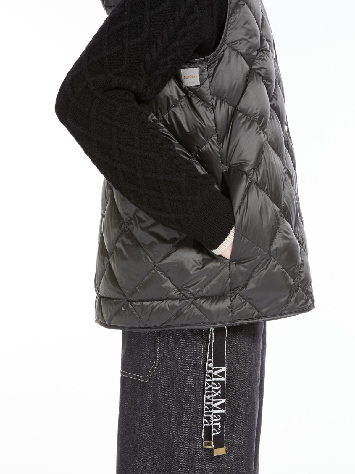 Gilet in quilted water-repellent canvas