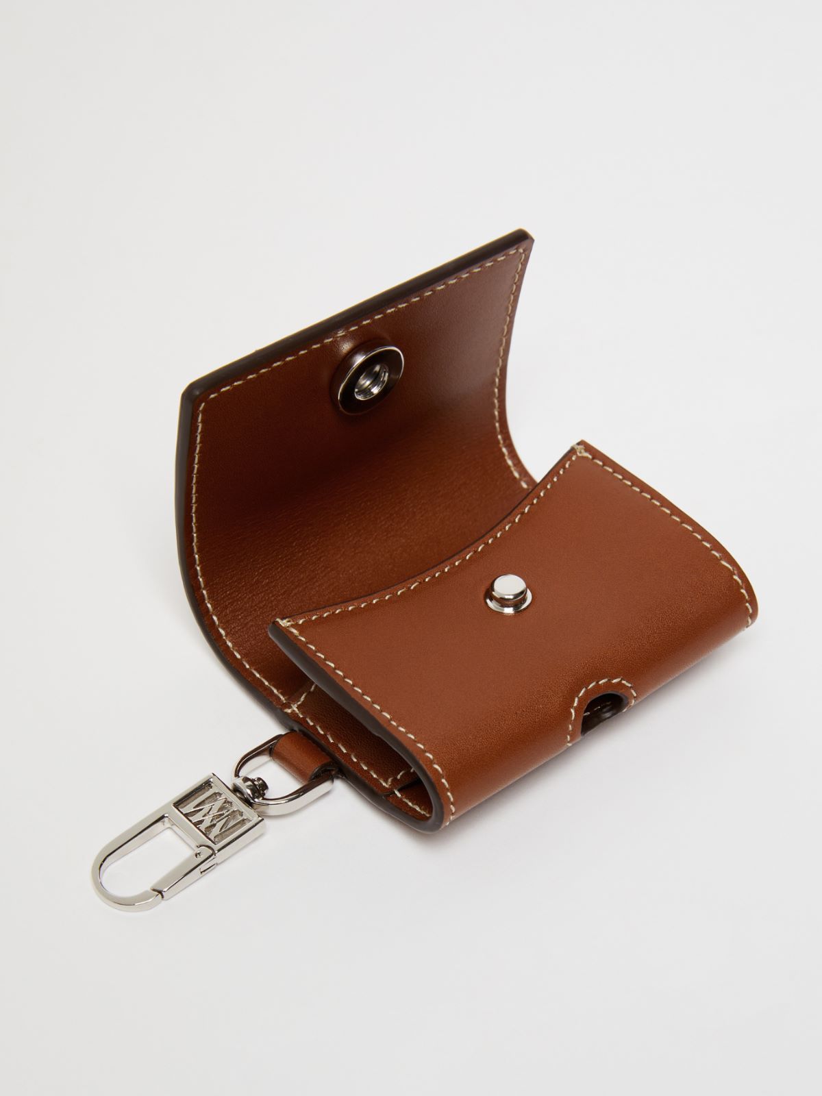 Leather earphone pouch