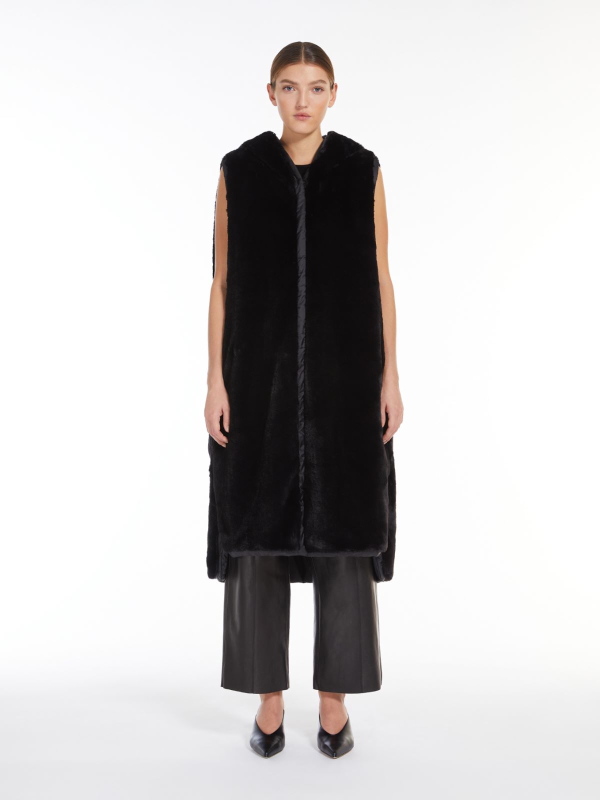 Long reversible gilet in water-repellent fabric