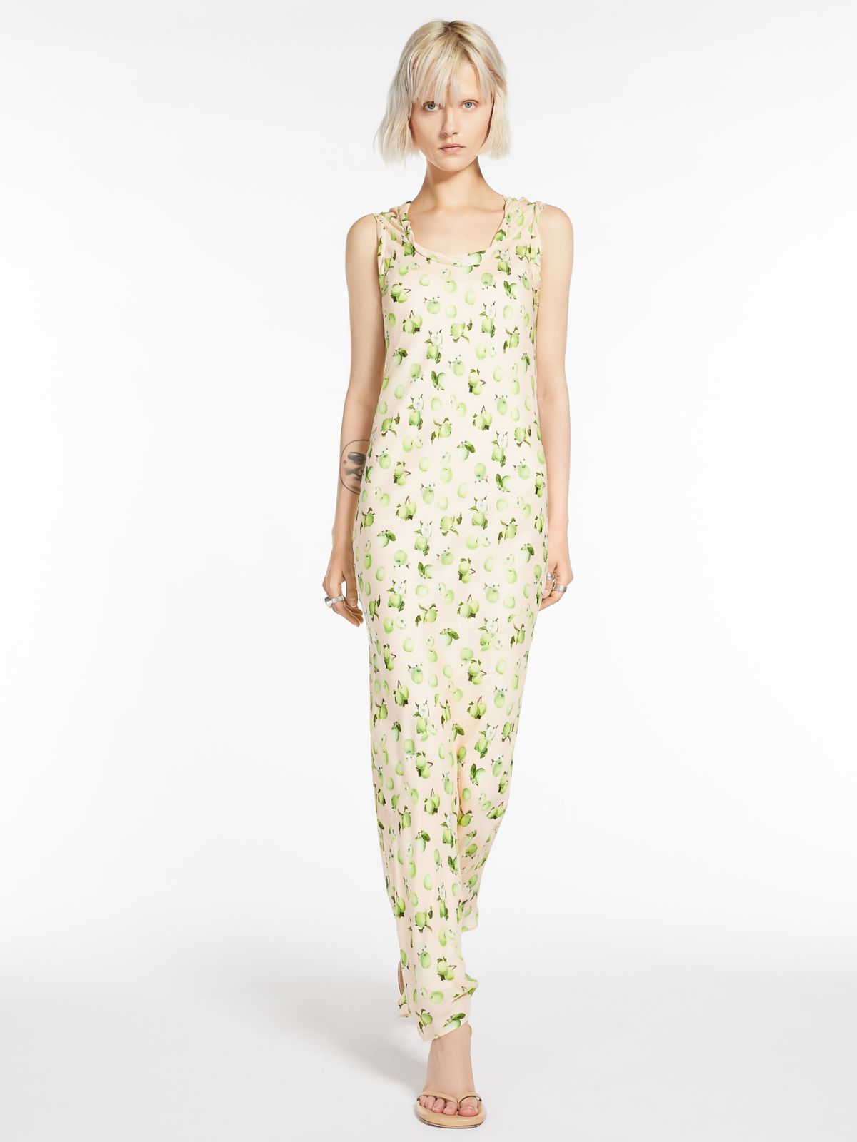 Long sleeveless dress