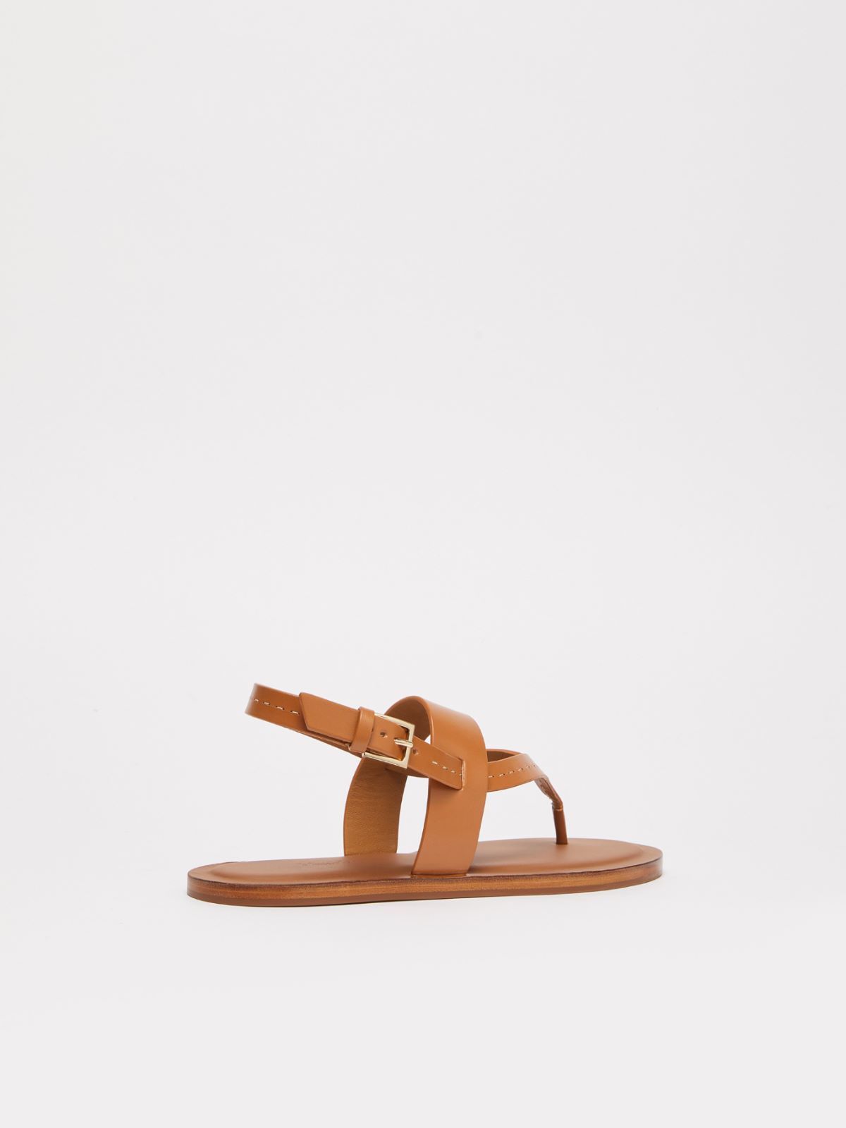 Leather flip-flops
