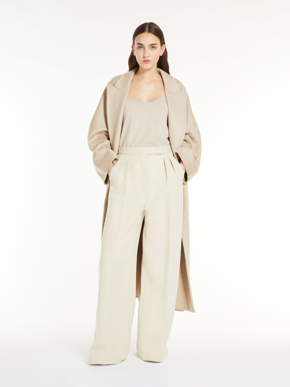 Oversize cashmere coat