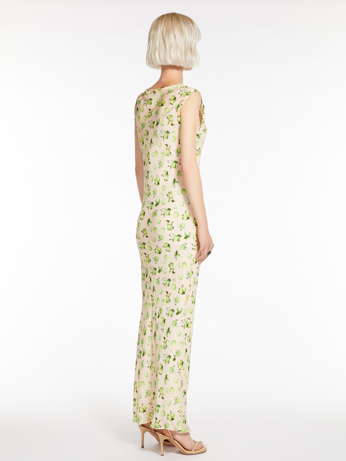 Long sleeveless dress