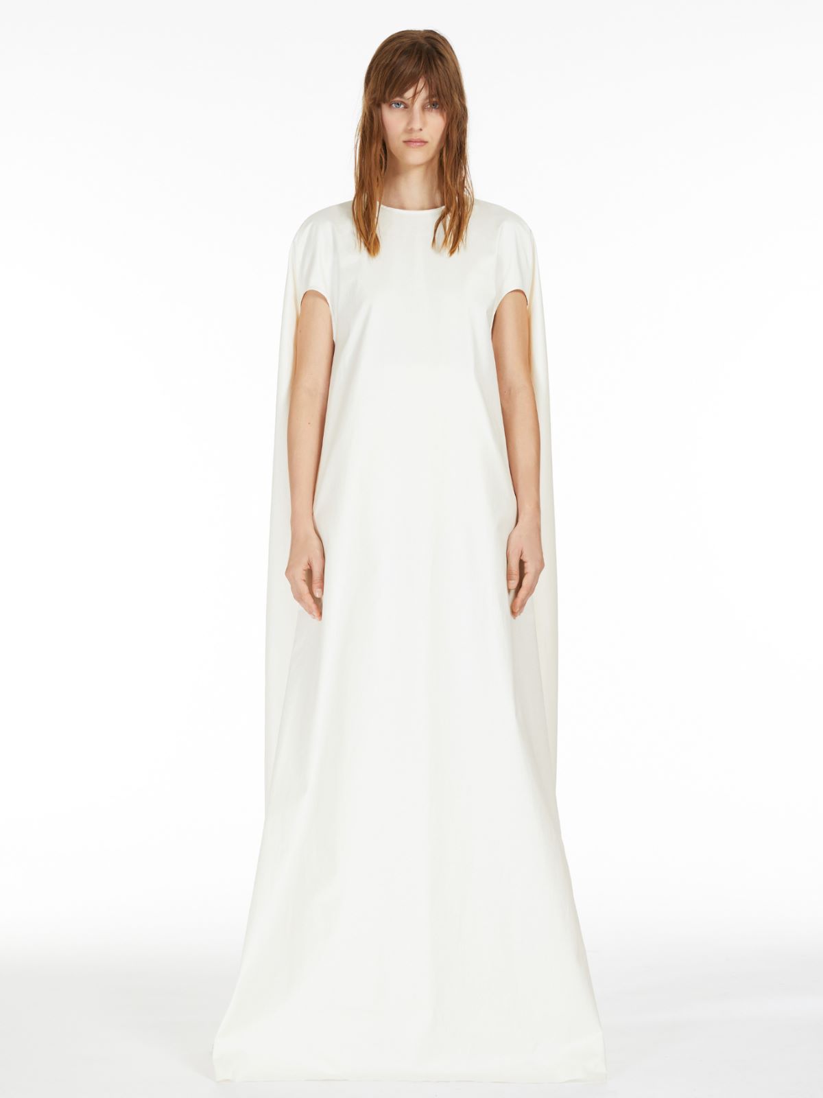 Long sleeveless dress