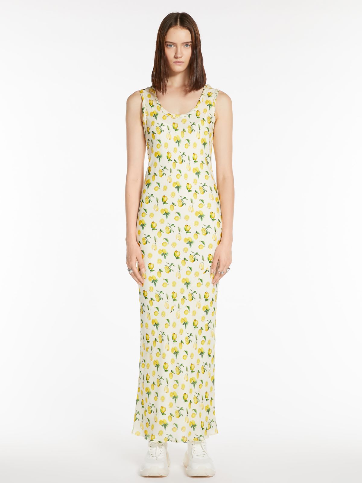 Long sleeveless dress