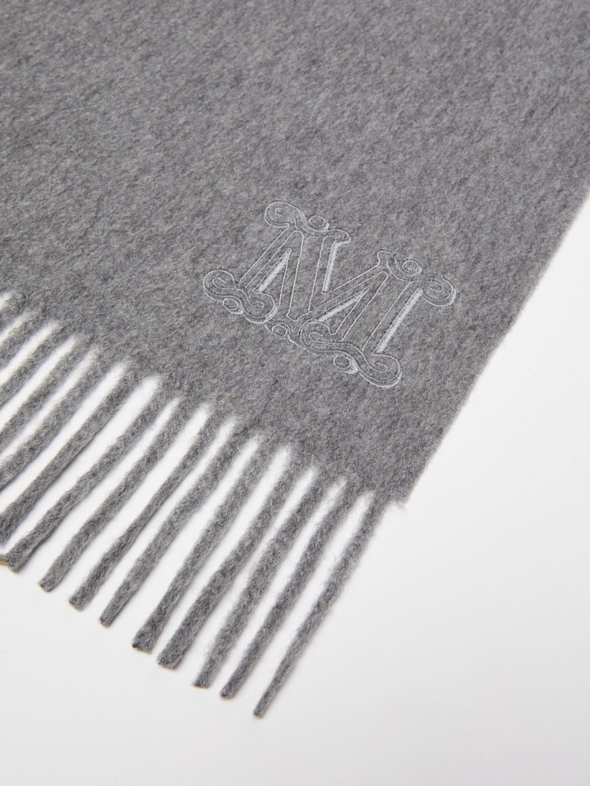 Cashmere stole with monogram embroidery