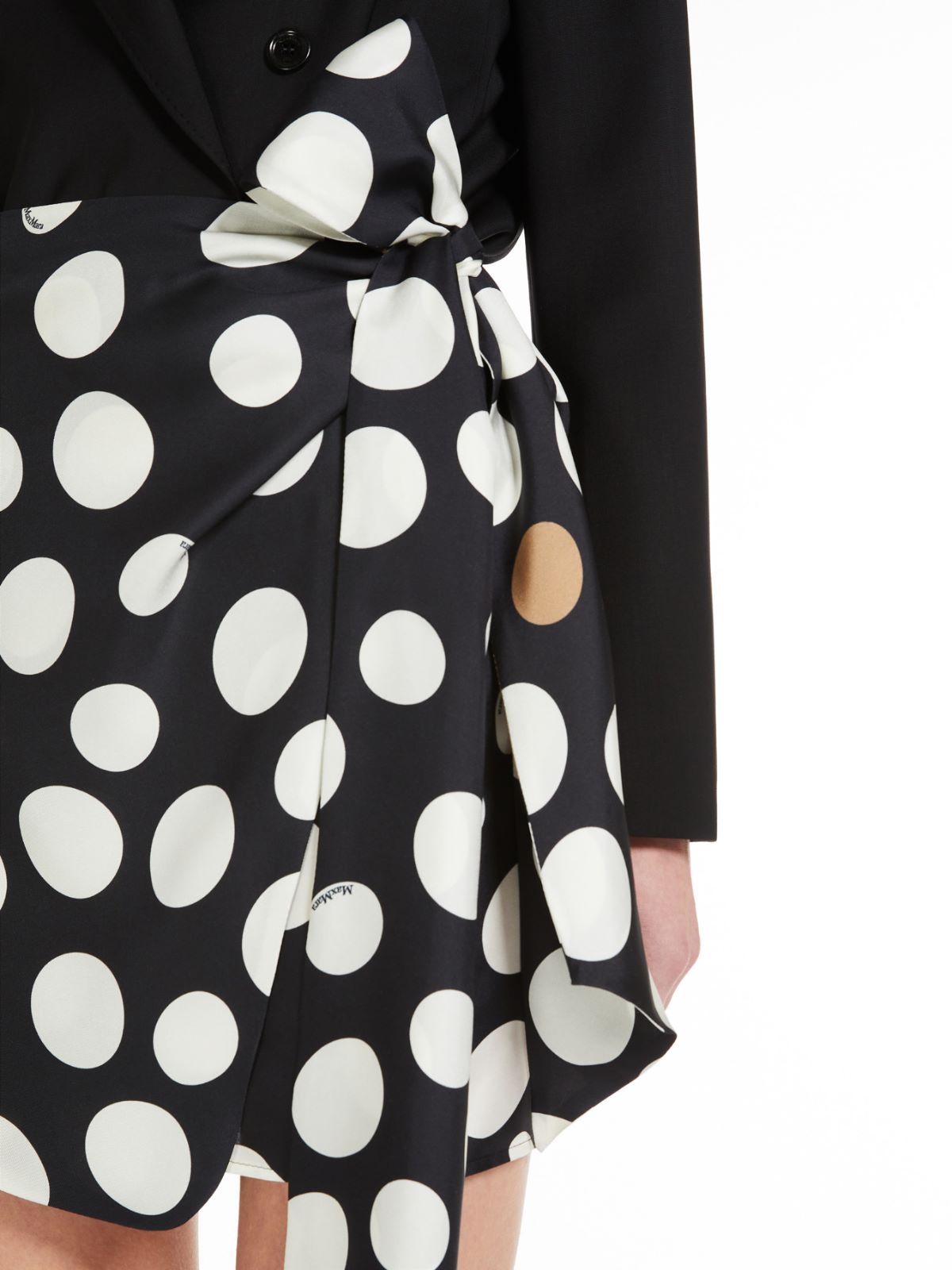 Short printed silk skirt