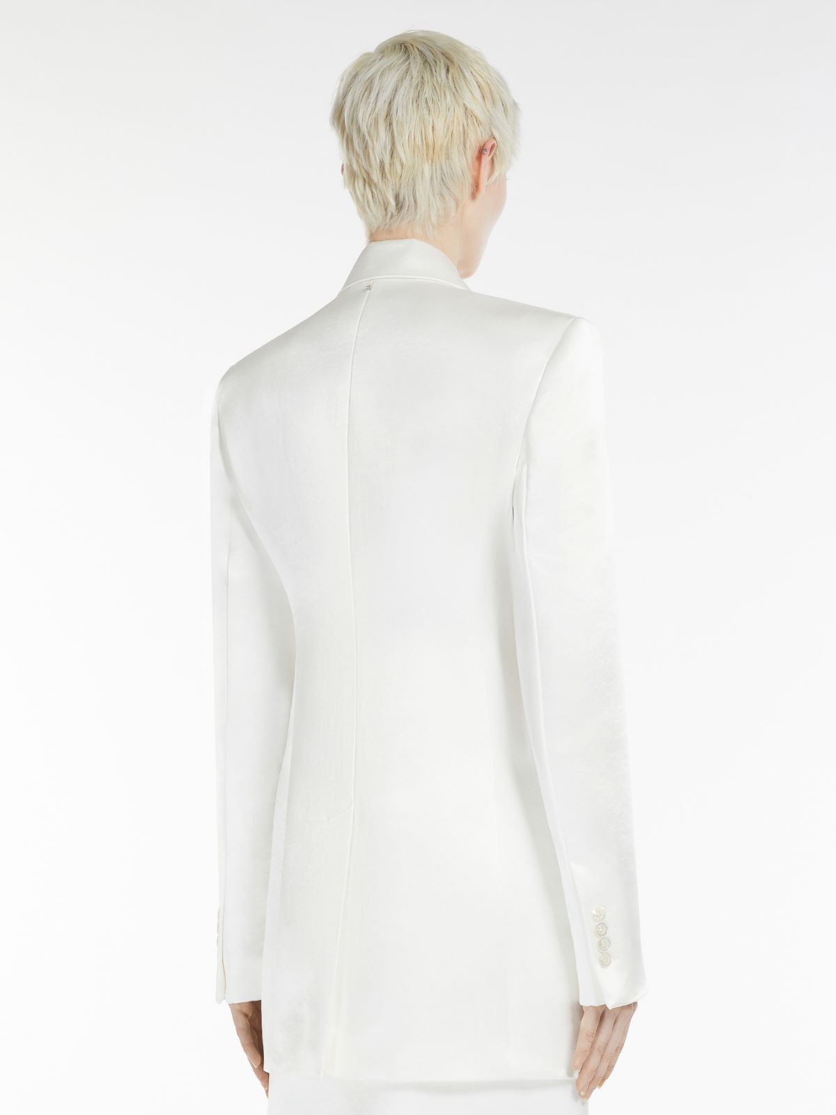 Slim-fit tailored blazer