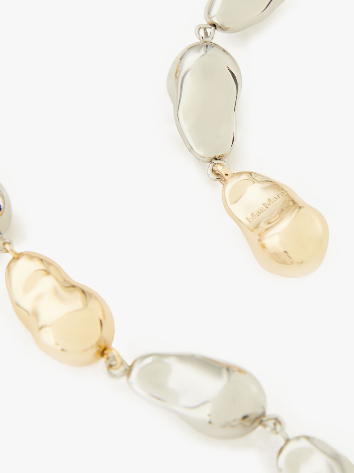 Tie necklace with pearls