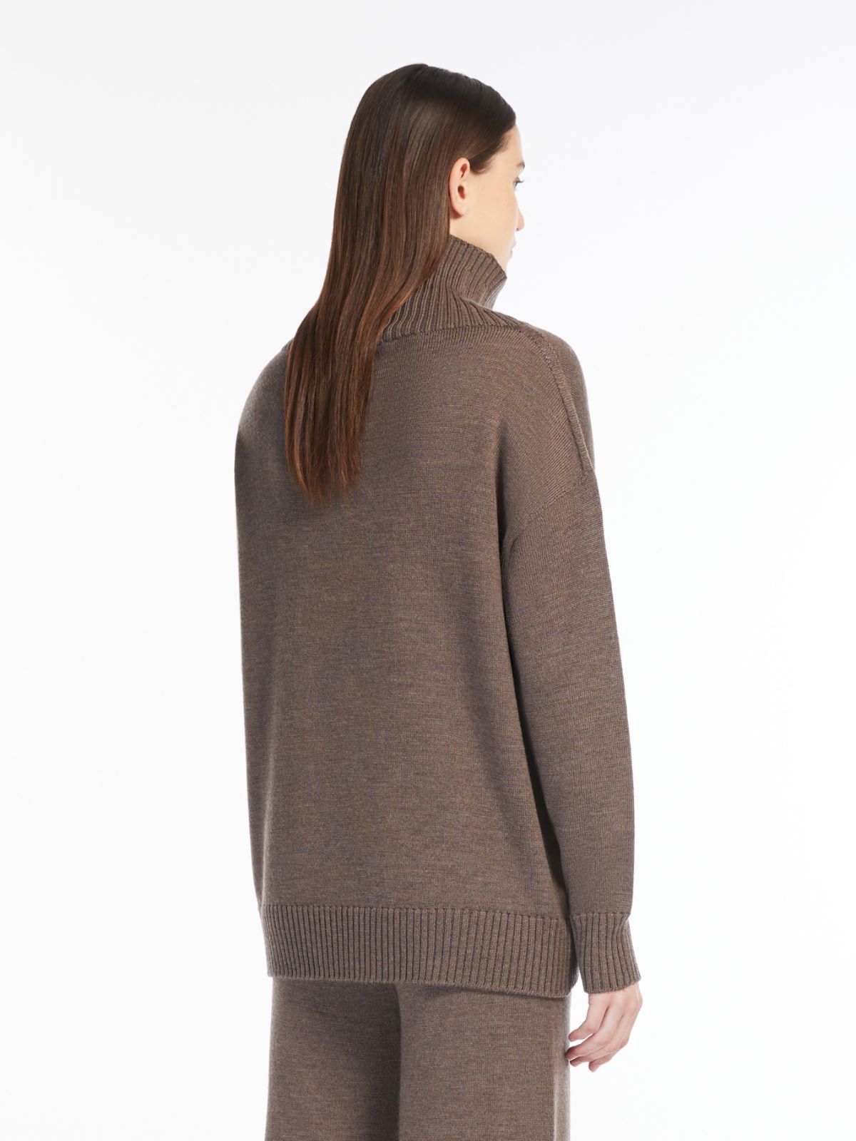 Soft wool knit jumper