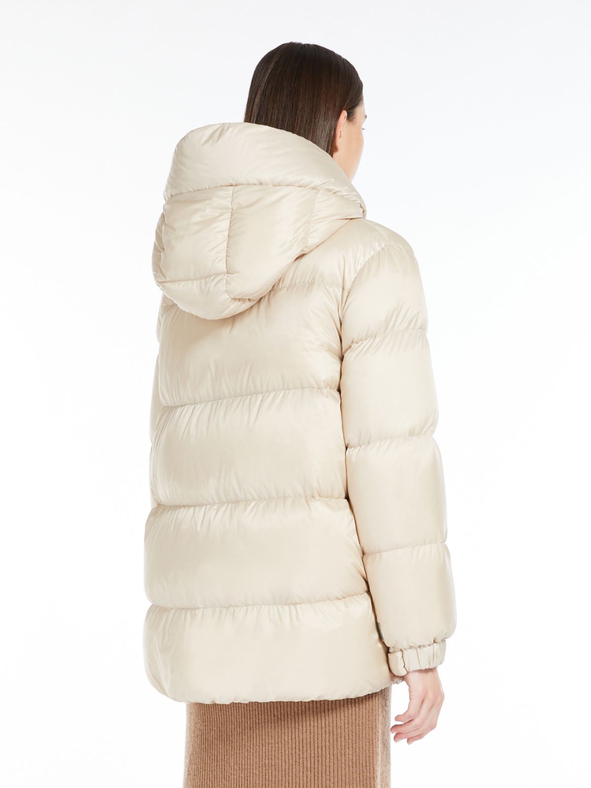 Water-repellent down jacket